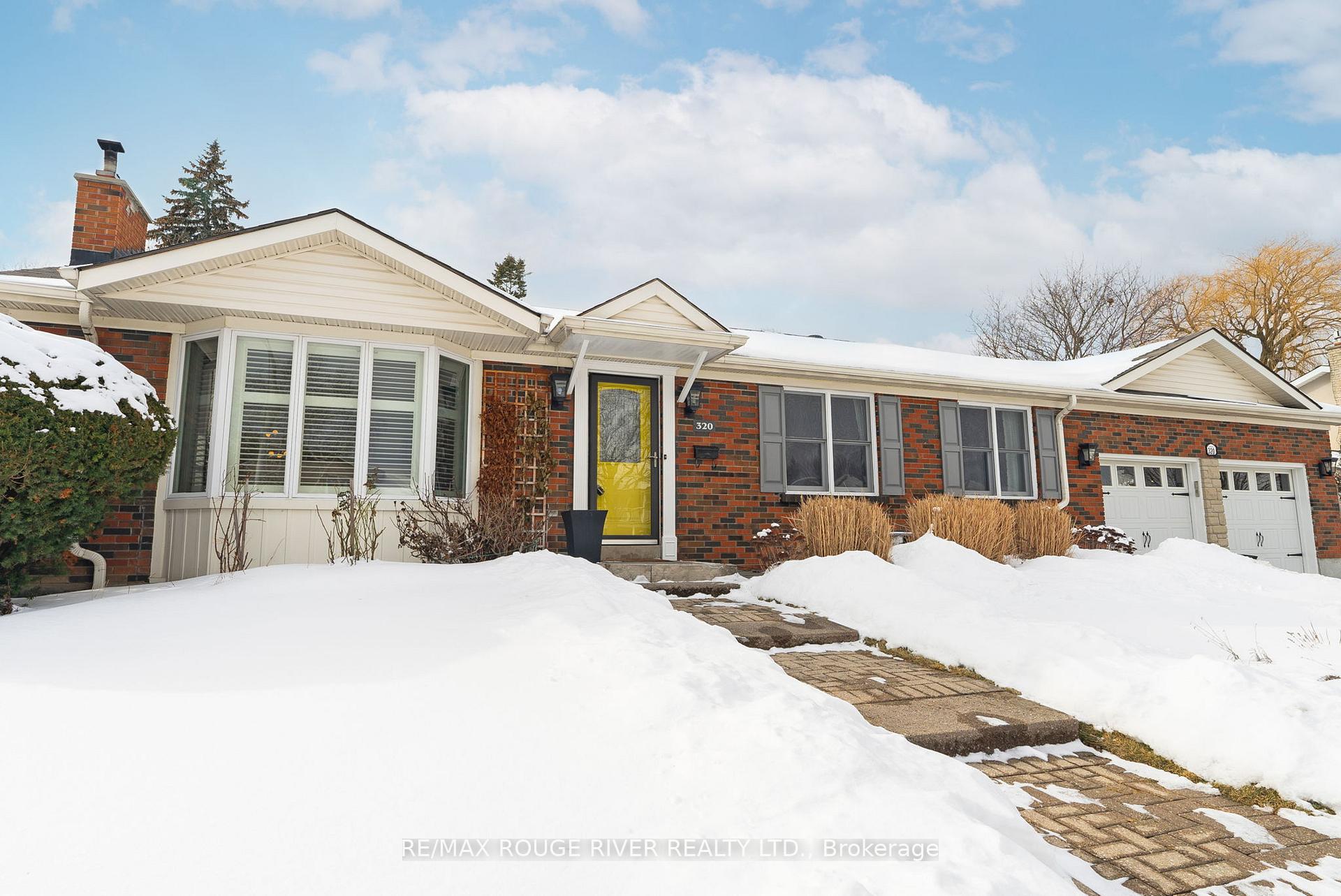 Photo 3 of 320 St. Lawrence Street, Whitby, Downtown Whitby — HOMEH