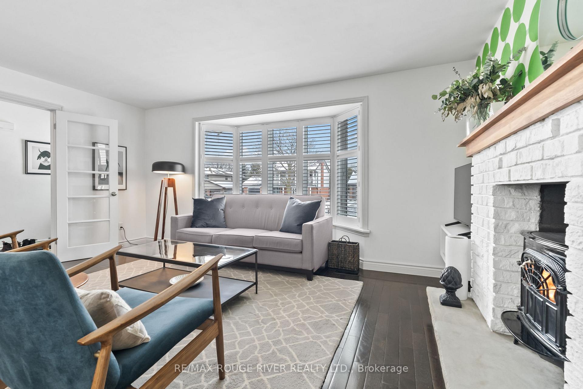Photo 9 of 320 St. Lawrence Street, Whitby, Downtown Whitby — HOMEH