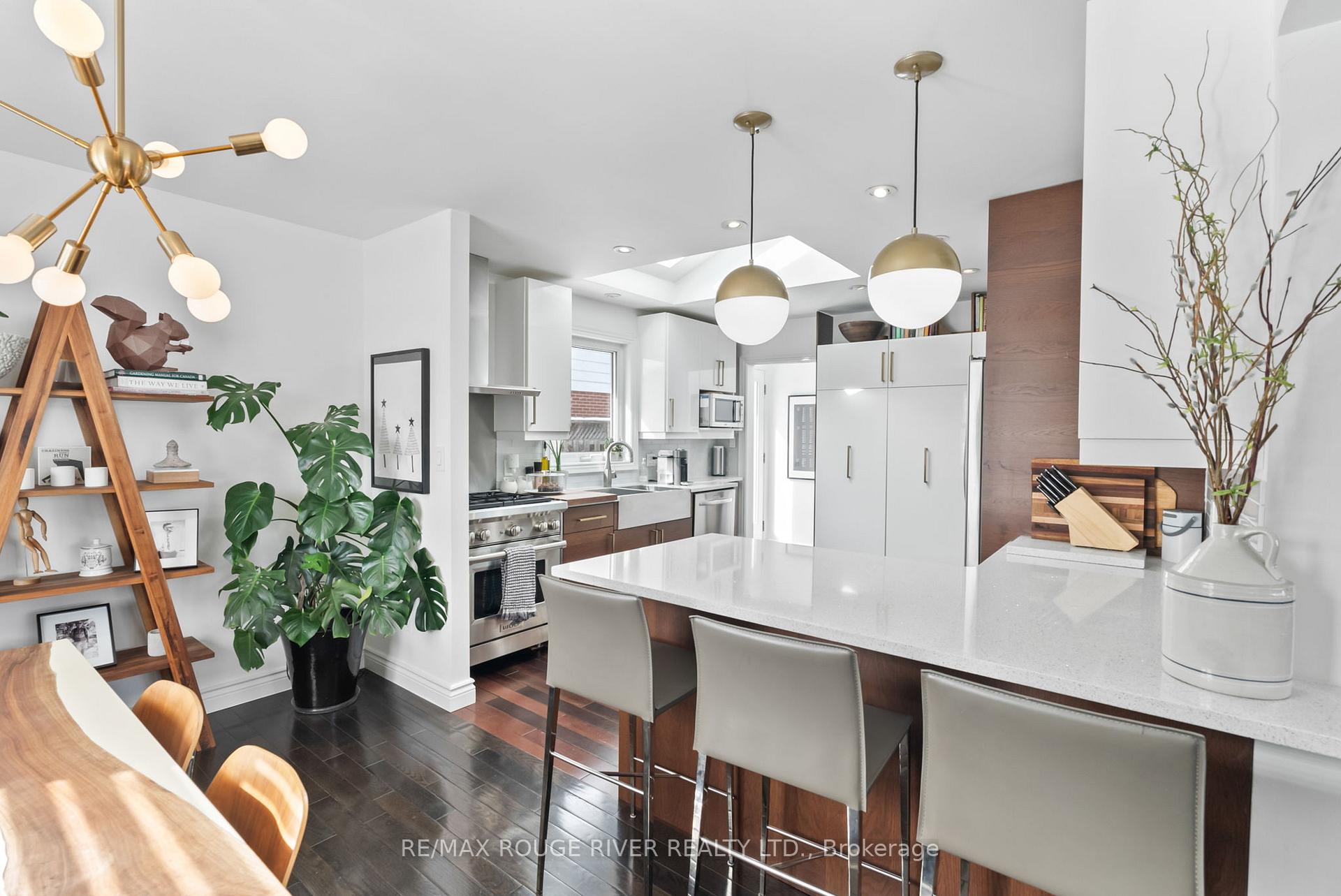Photo 13 of 320 St. Lawrence Street, Whitby, Downtown Whitby — HOMEH