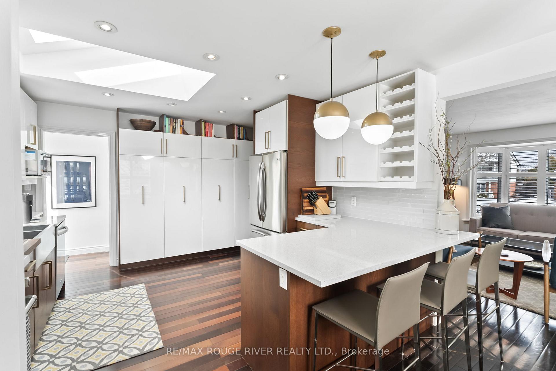 Photo 15 of 320 St. Lawrence Street, Whitby, Downtown Whitby — HOMEH