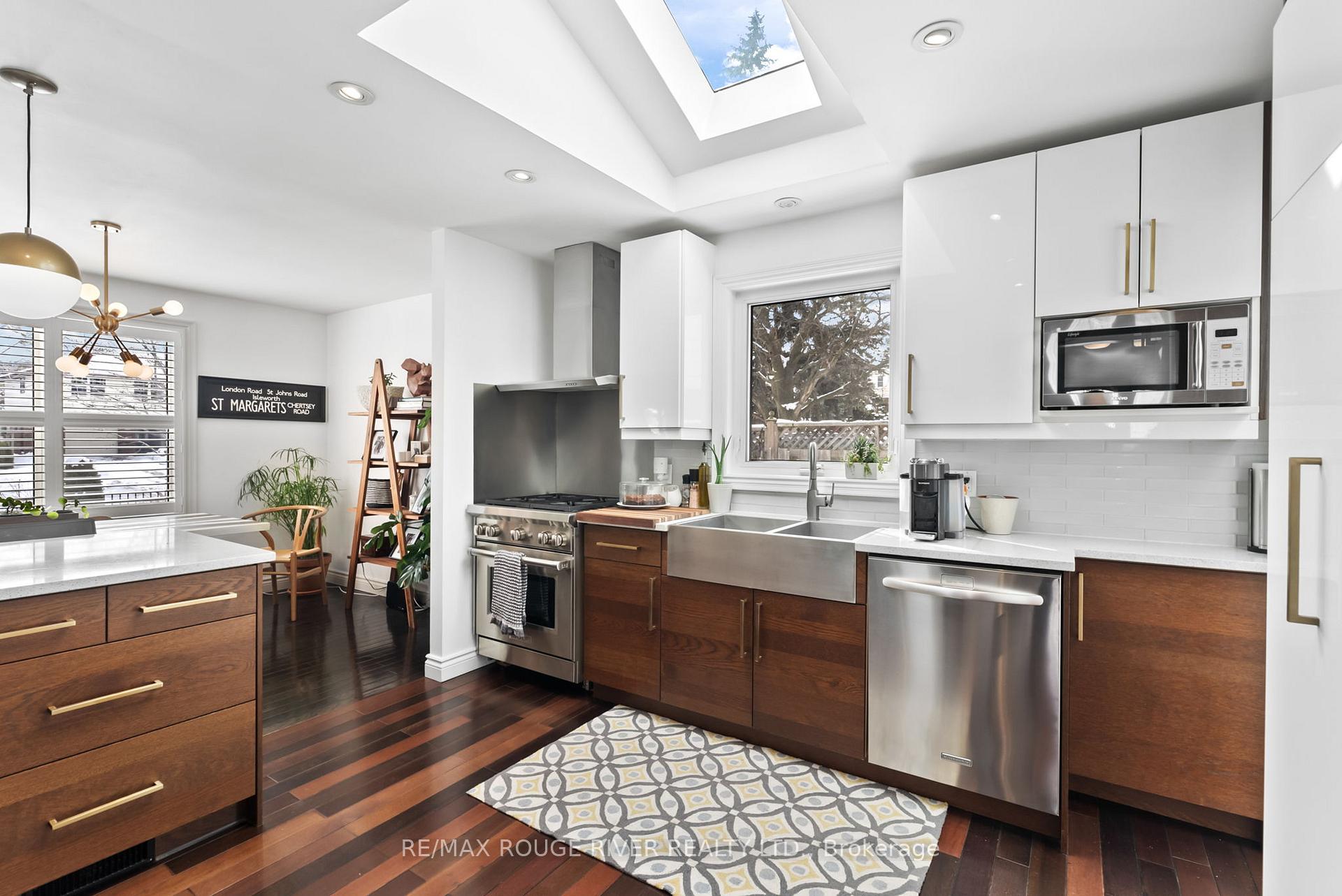 Photo 17 of 320 St. Lawrence Street, Whitby, Downtown Whitby — HOMEH