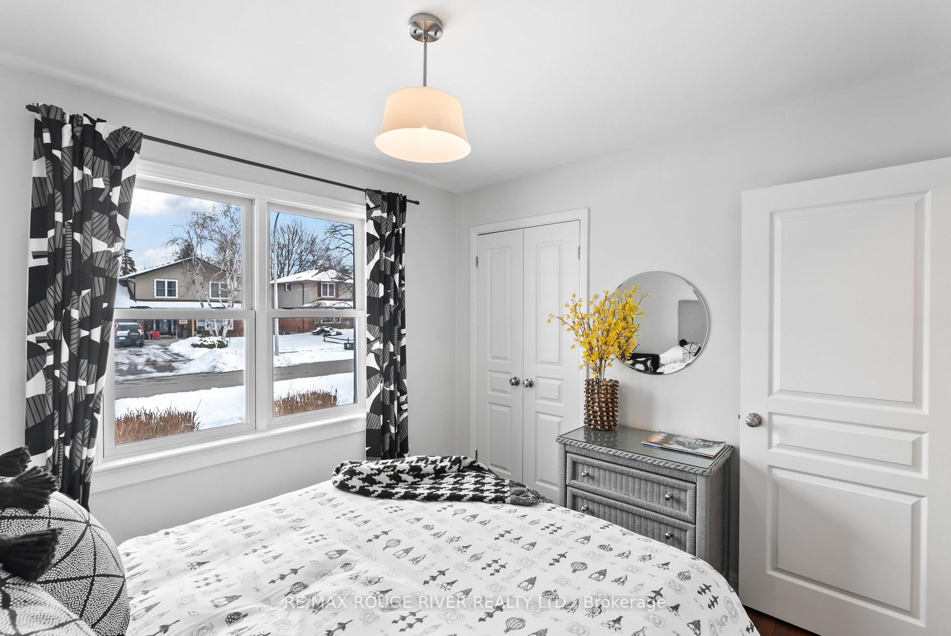 Photo 20 of 320 St. Lawrence Street, Whitby, Downtown Whitby — HOMEH