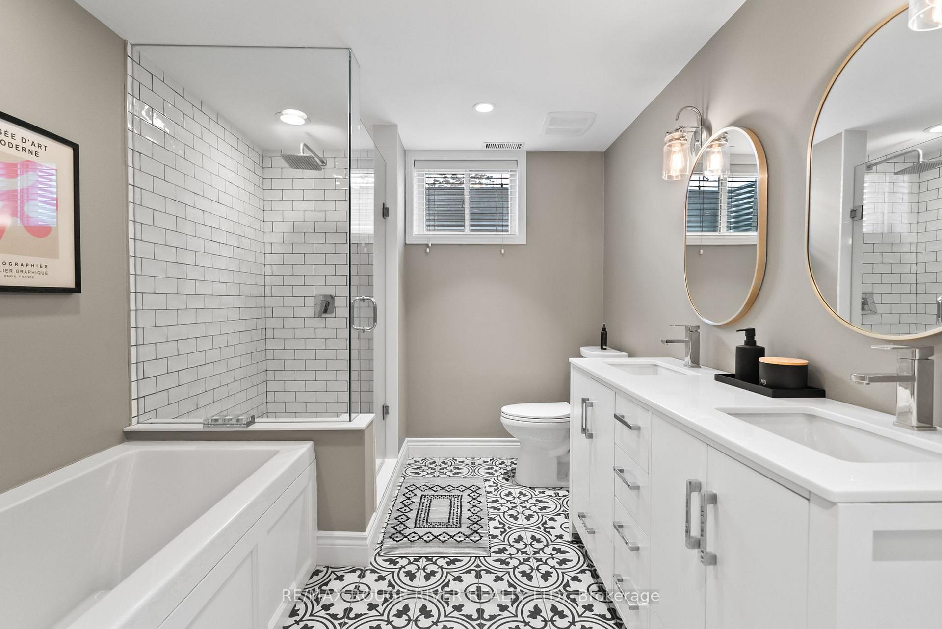 Photo 37 of 320 St. Lawrence Street, Whitby, Downtown Whitby — HOMEH