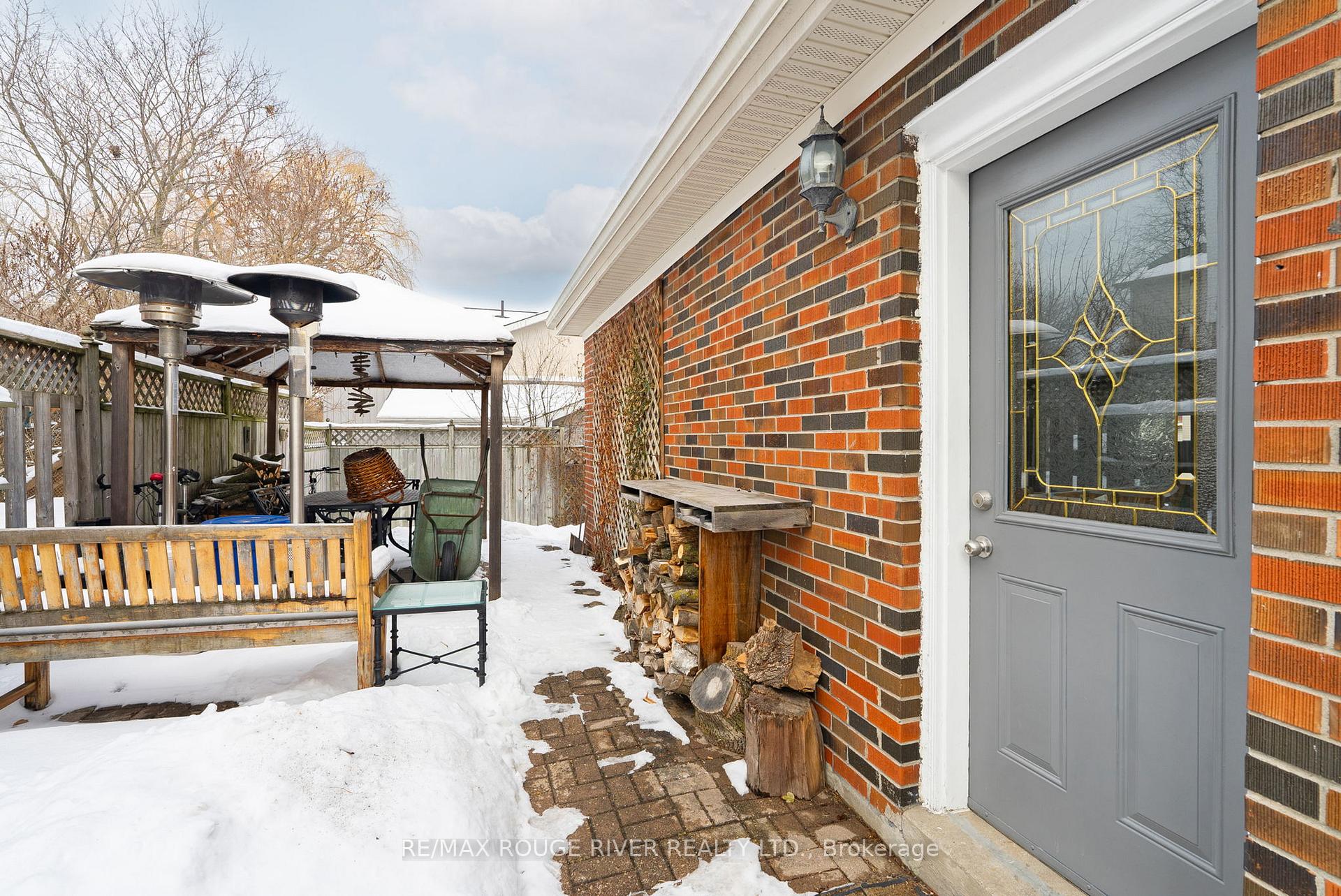 Photo 41 of 320 St. Lawrence Street, Whitby, Downtown Whitby — HOMEH