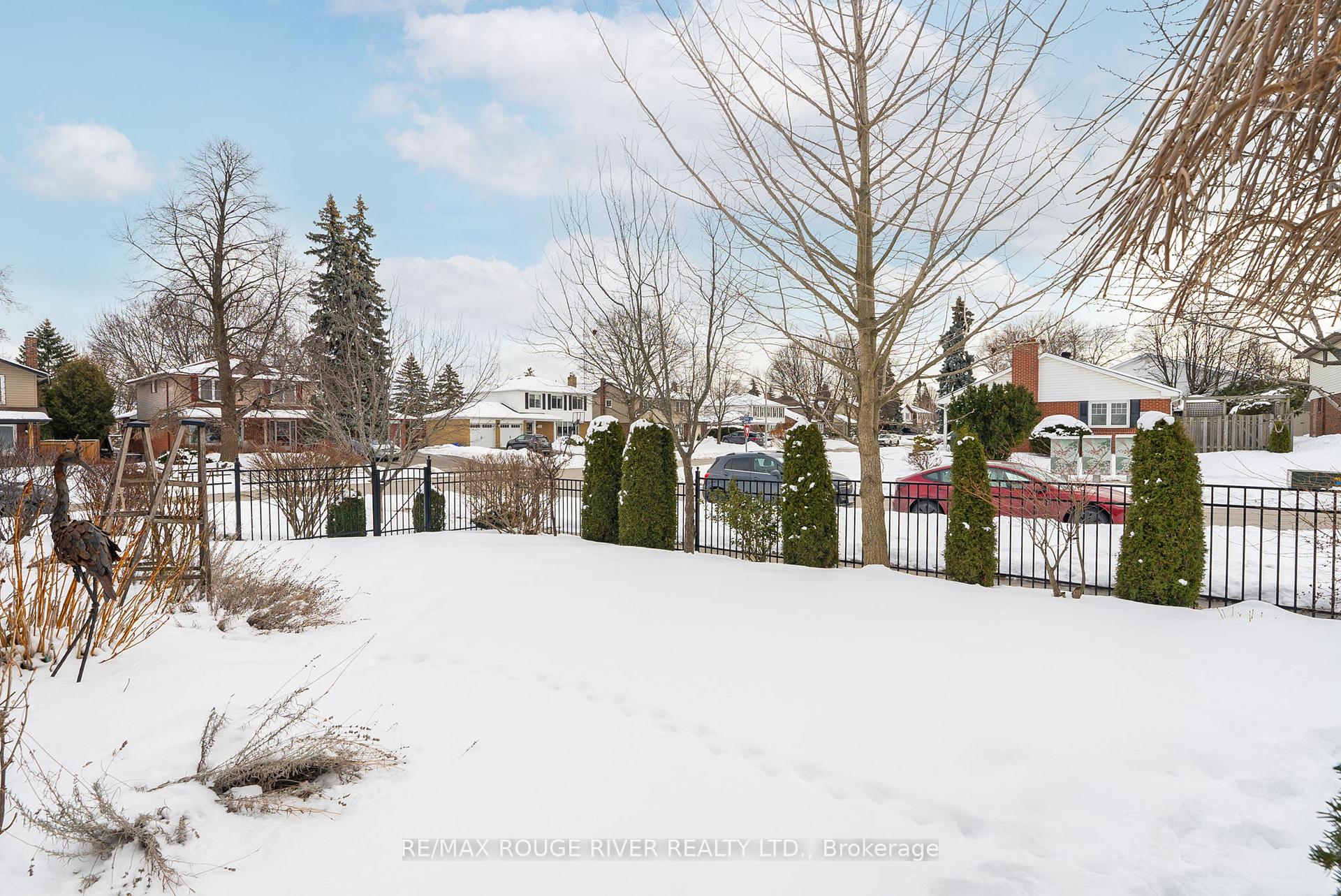 Photo 44 of 320 St. Lawrence Street, Whitby, Downtown Whitby — HOMEH