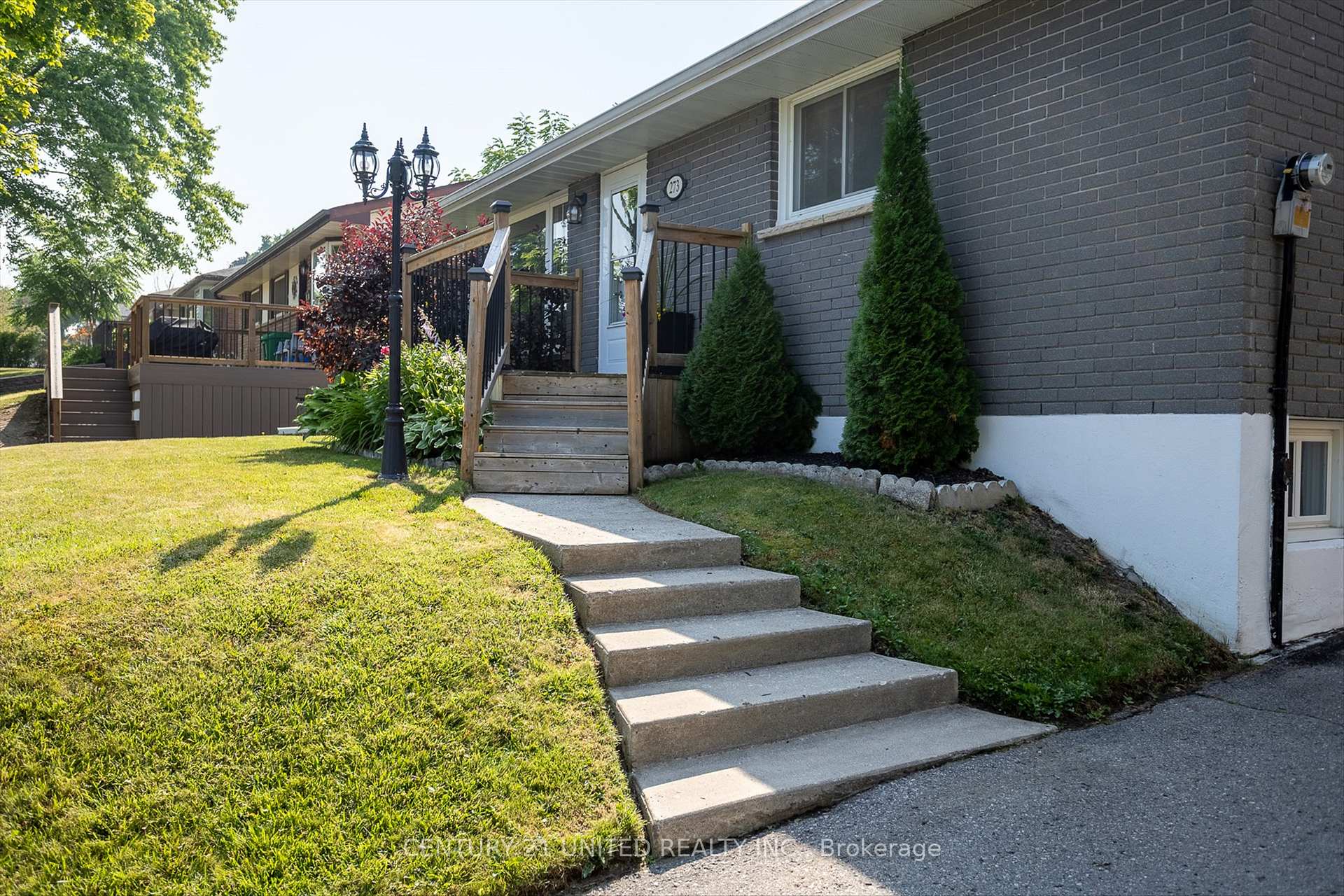 Photo 2 of 273 Riverview Heights, Peterborough, Ashburnham Ward 4 — HOMEH