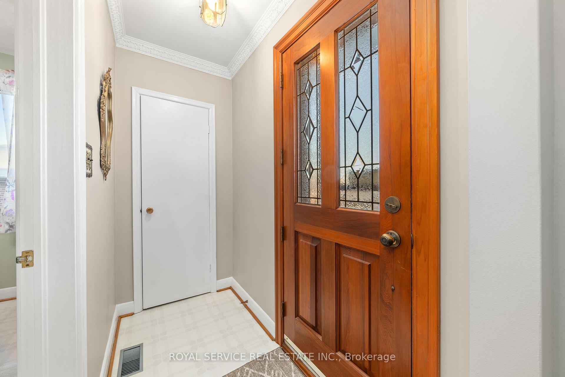 Photo 6 of 304 Jasper Avenue, Oshawa, Lakeview — HOMEH