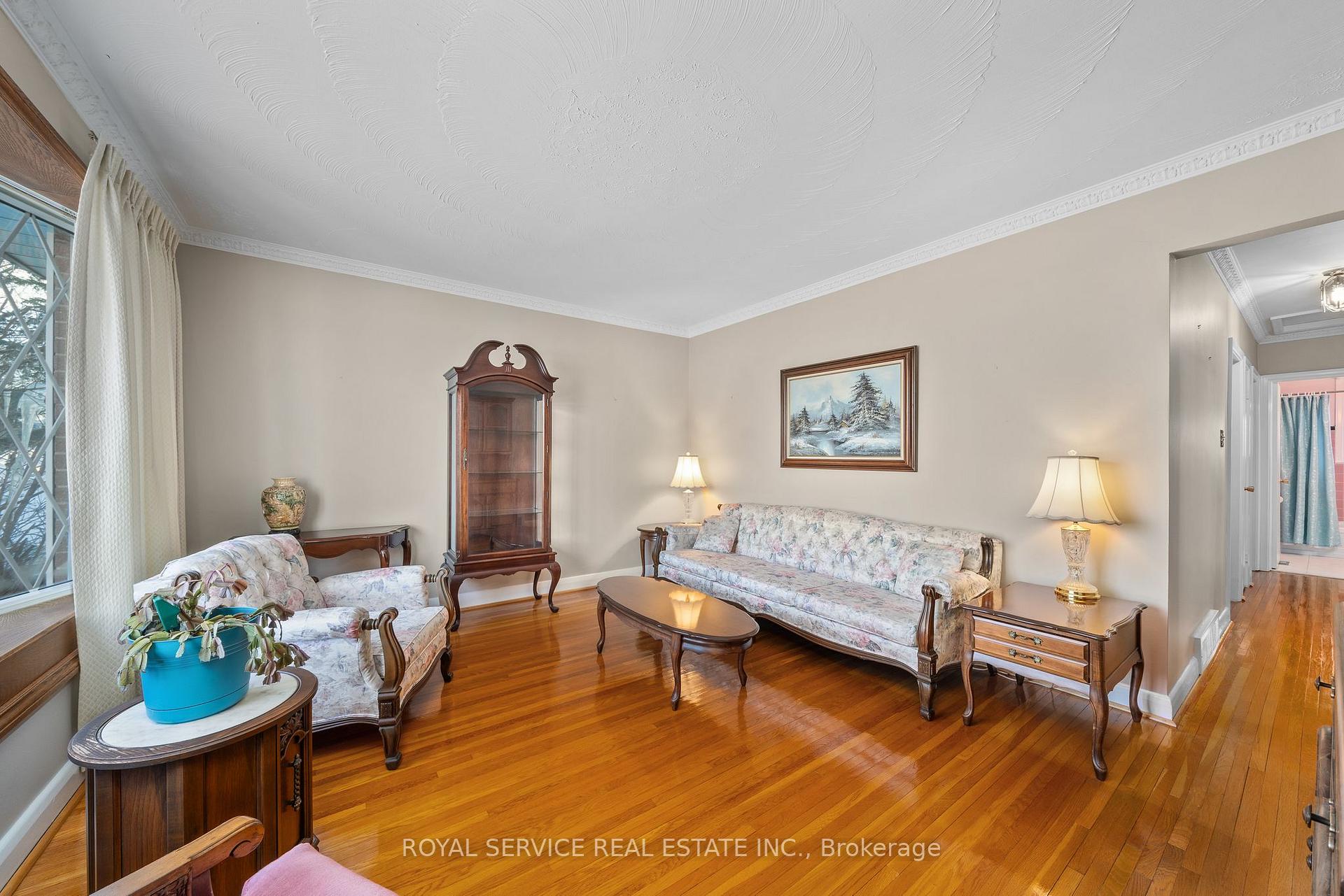 Photo 8 of 304 Jasper Avenue, Oshawa, Lakeview — HOMEH