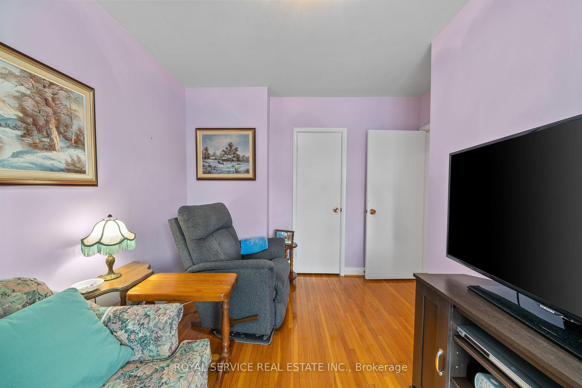 Photo 15 of 304 Jasper Avenue, Oshawa, Lakeview — HOMEH