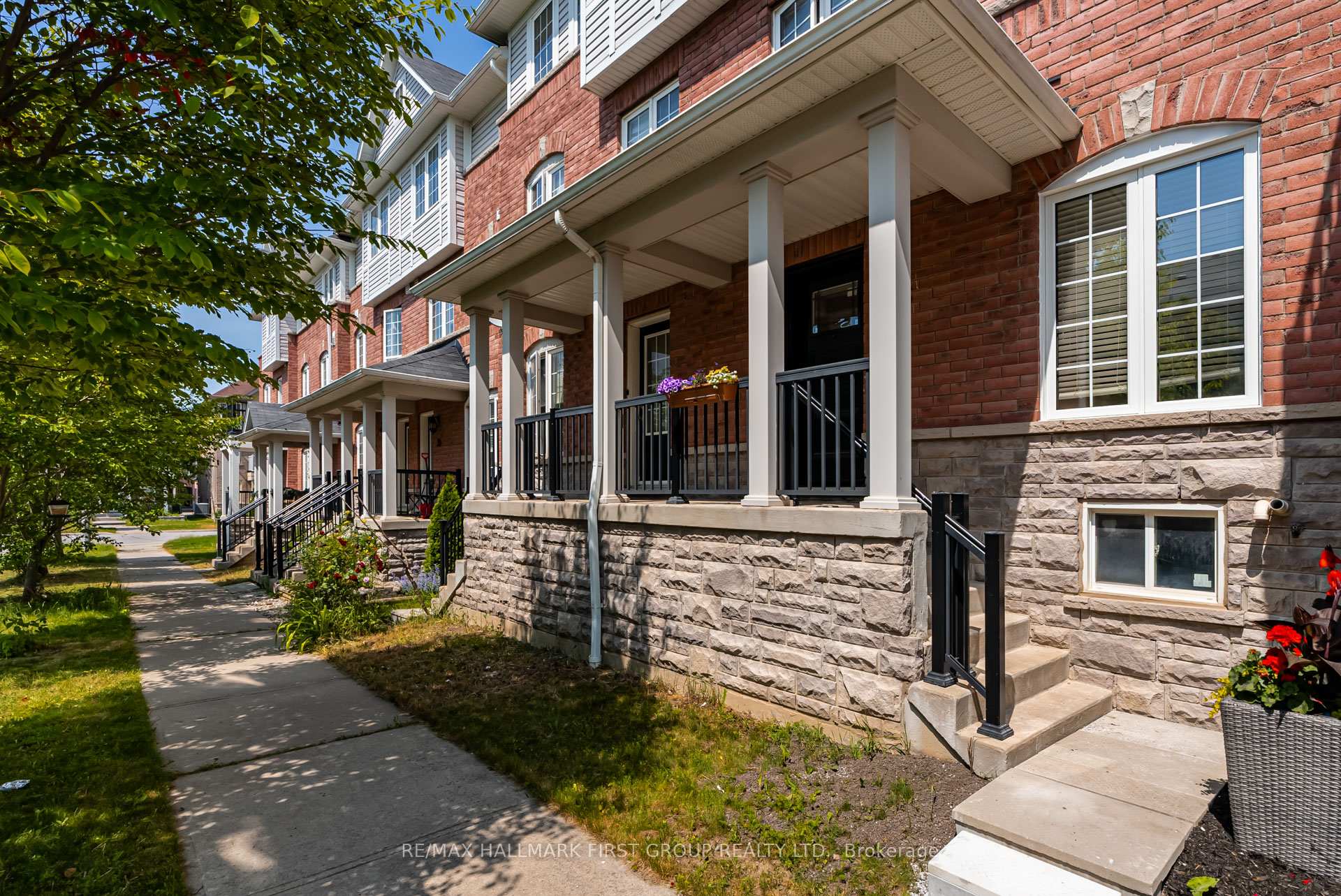 Photo 2 of 35 Hesketh Road, Ajax, Central East — HOMEH