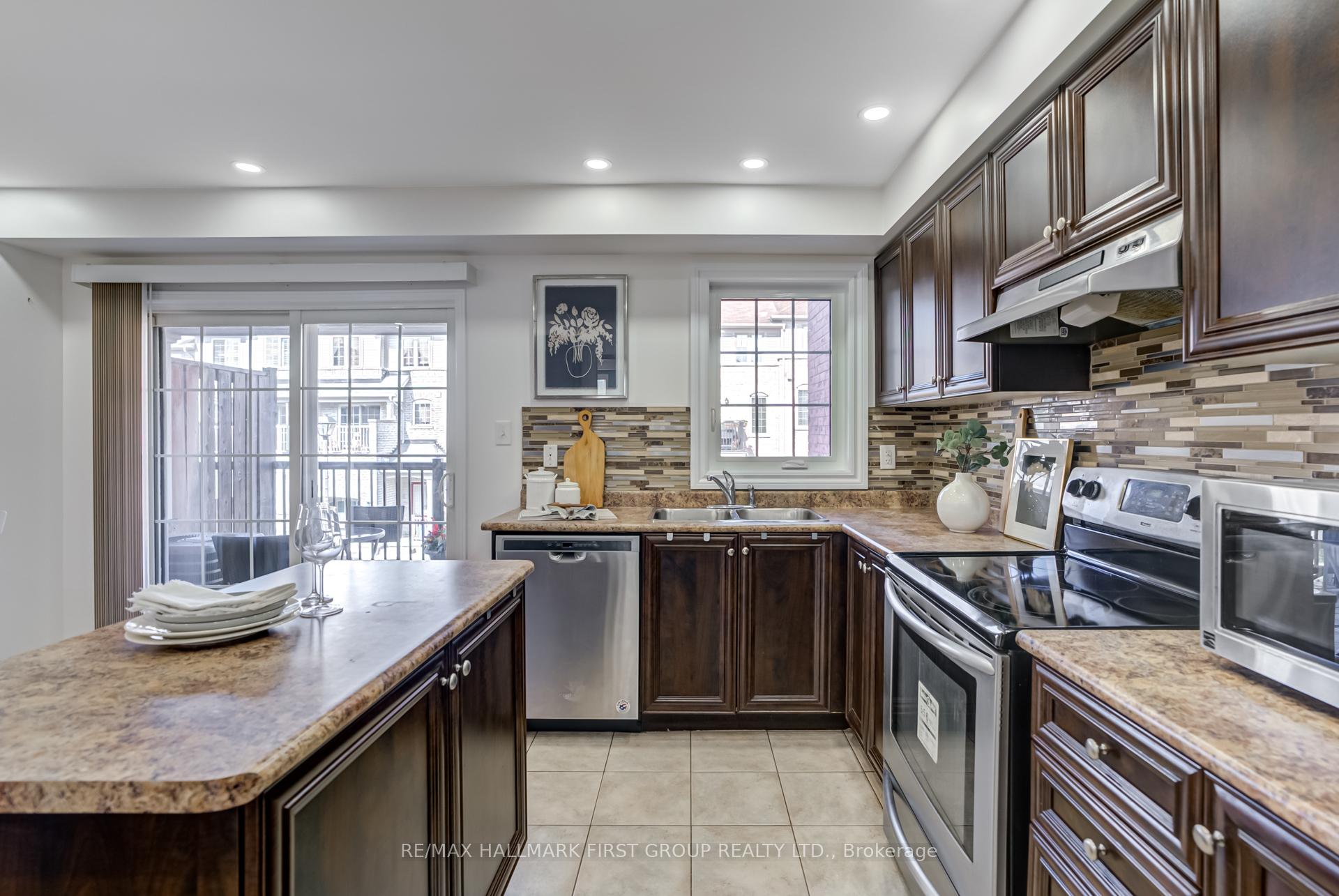 Photo 9 of 35 Hesketh Road, Ajax, Central East — HOMEH