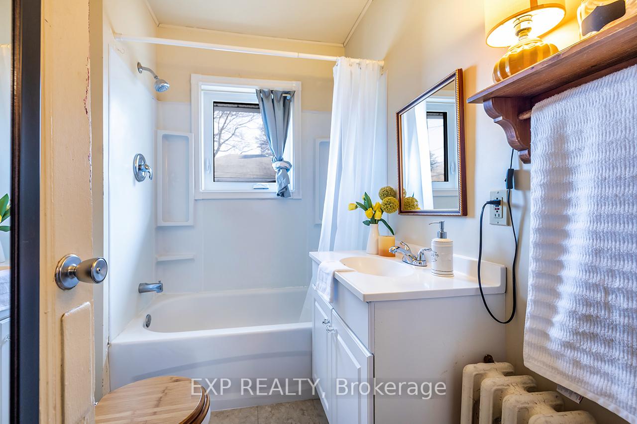 Photo 22 of 124 Park Road S, Oshawa, Vanier — HOMEH