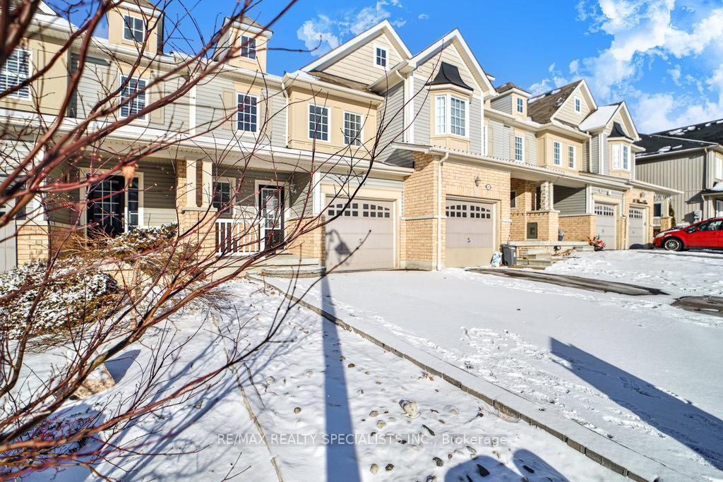 Photo 4 of 46 Adanac Drive, Whitby, Blue Grass Meadows — HOMEH