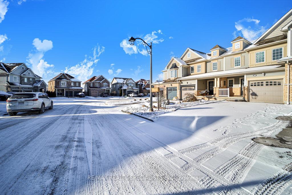 Photo 6 of 46 Adanac Drive, Whitby, Blue Grass Meadows — HOMEH