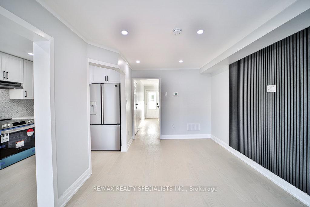 Photo 14 of 46 Adanac Drive, Whitby, Blue Grass Meadows — HOMEH