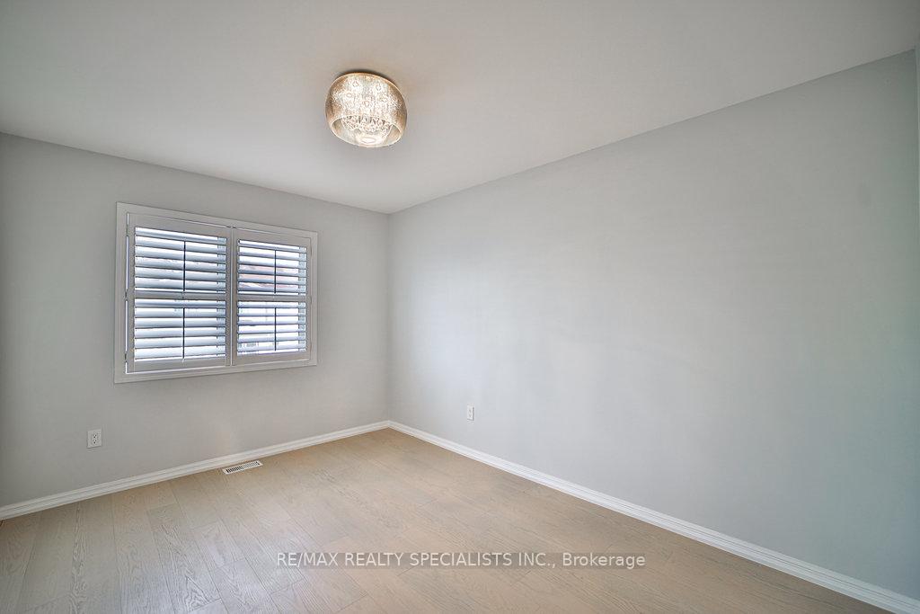 Photo 32 of 46 Adanac Drive, Whitby, Blue Grass Meadows — HOMEH