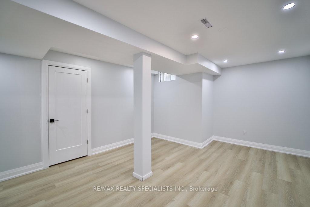 Photo 35 of 46 Adanac Drive, Whitby, Blue Grass Meadows — HOMEH