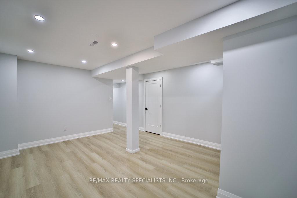 Photo 36 of 46 Adanac Drive, Whitby, Blue Grass Meadows — HOMEH