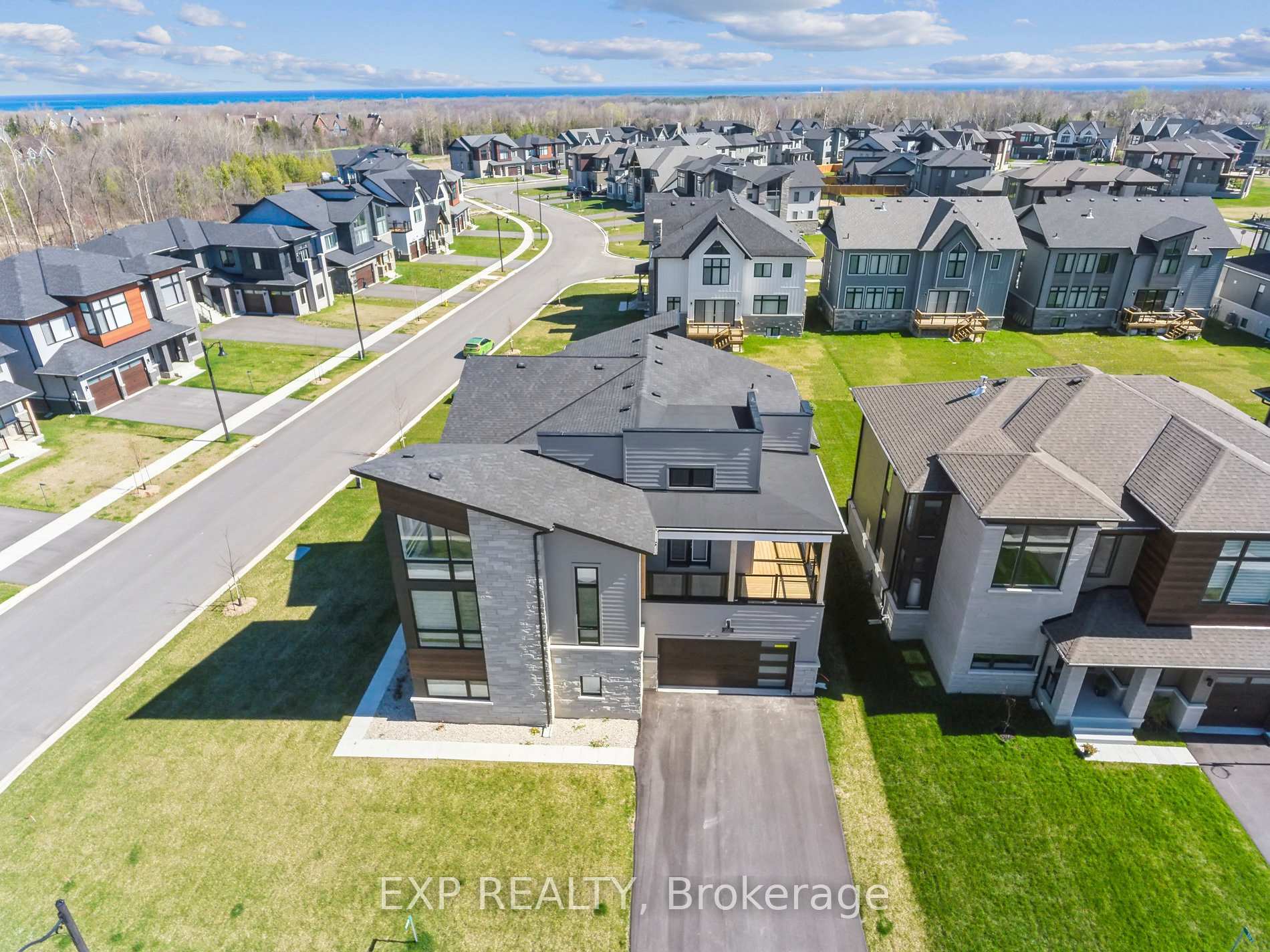 Photo 10 of 100 Stoneleigh Drive, Blue Mountains — HOMEH