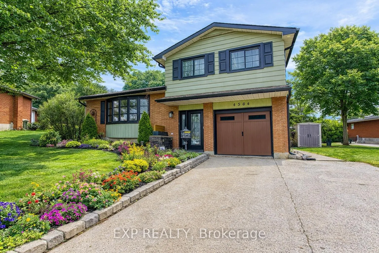 Photo 3 of 4504 Queensway Gardens, Niagara Falls, Morrison — HOMEH