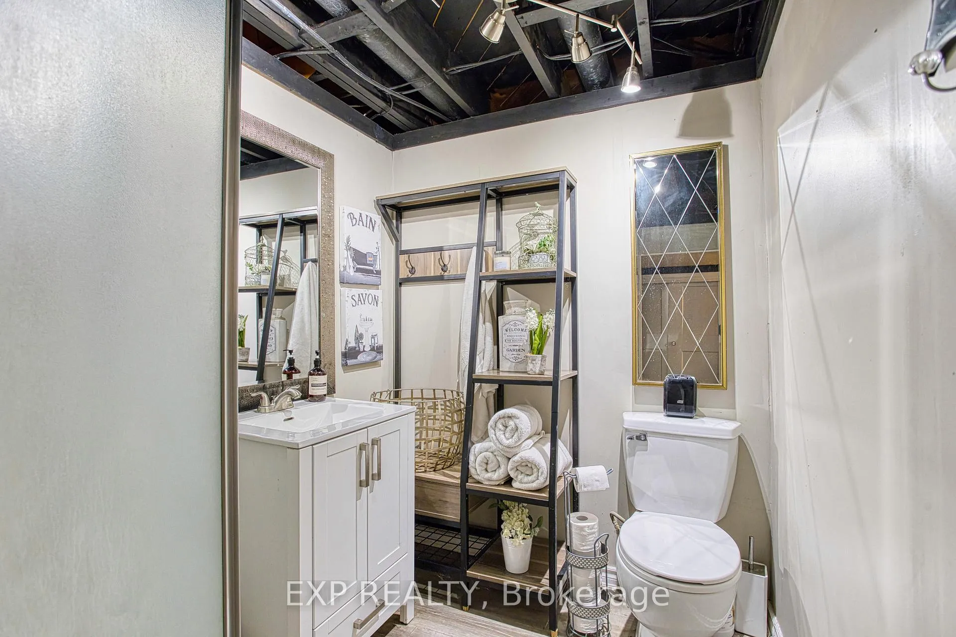 Photo 30 of 4504 Queensway Gardens, Niagara Falls, Morrison — HOMEH