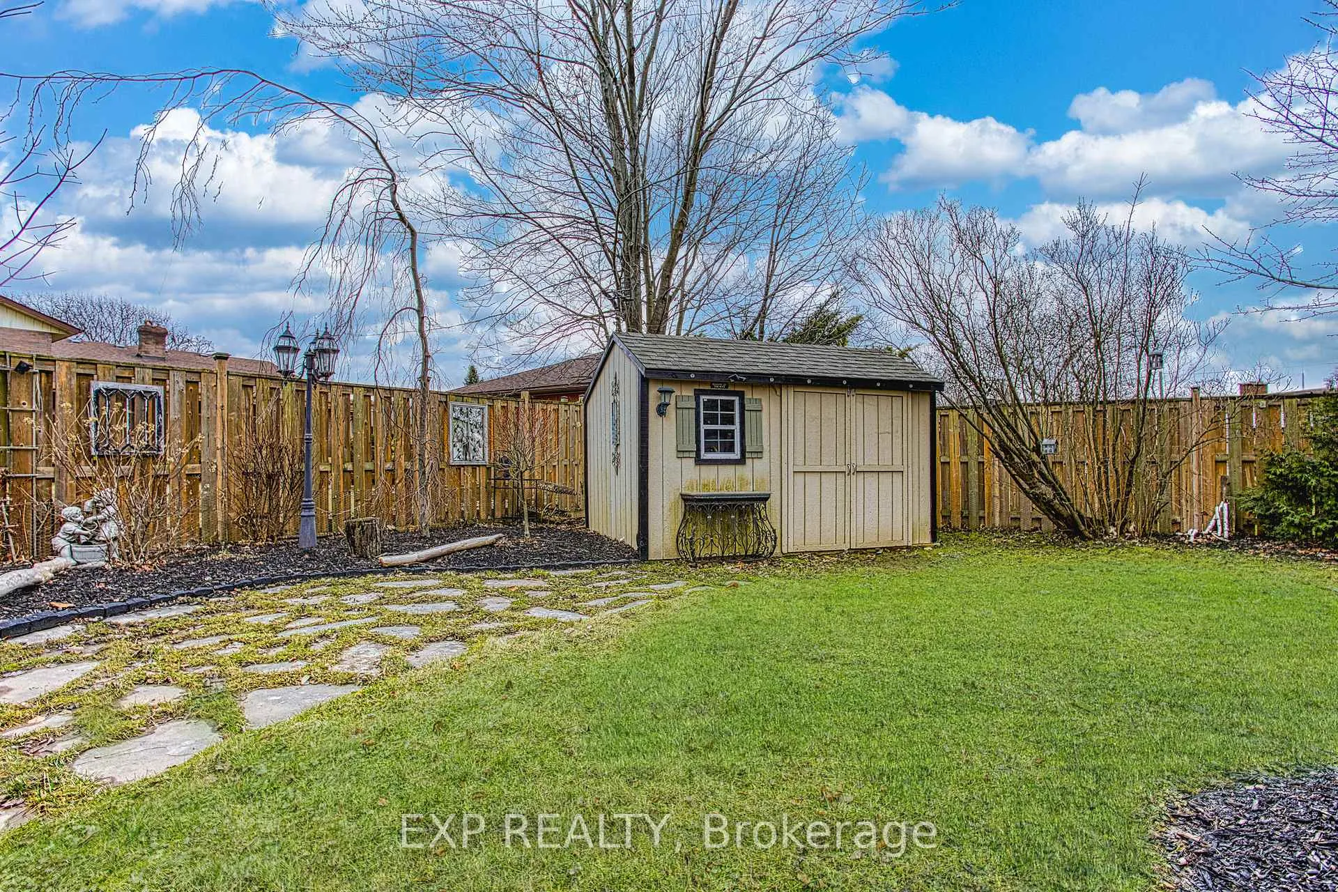 Photo 38 of 4504 Queensway Gardens, Niagara Falls, Morrison — HOMEH