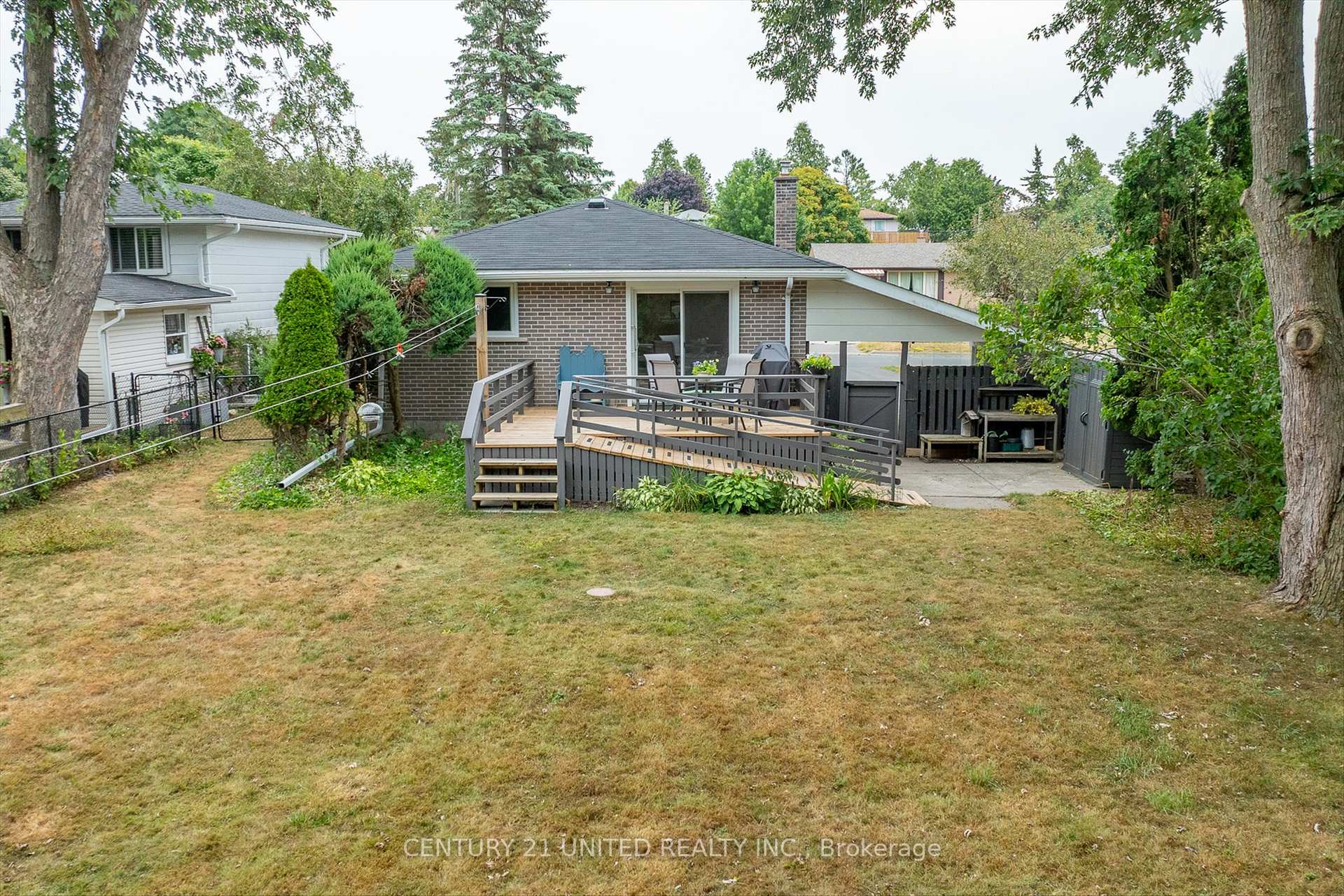 Photo 10 of 1087 Barnardo Avenue, Peterborough, Northcrest Ward 5 — HOMEH