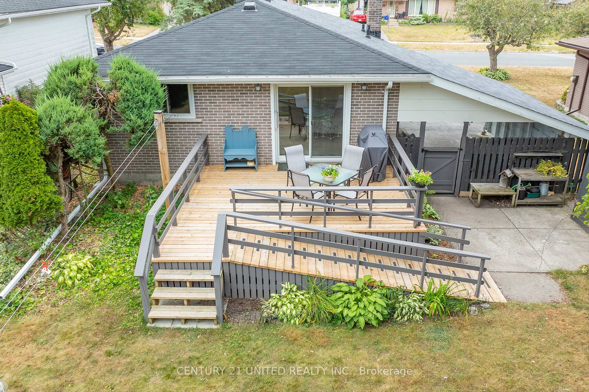 Photo 11 of 1087 Barnardo Avenue, Peterborough, Northcrest Ward 5 — HOMEH