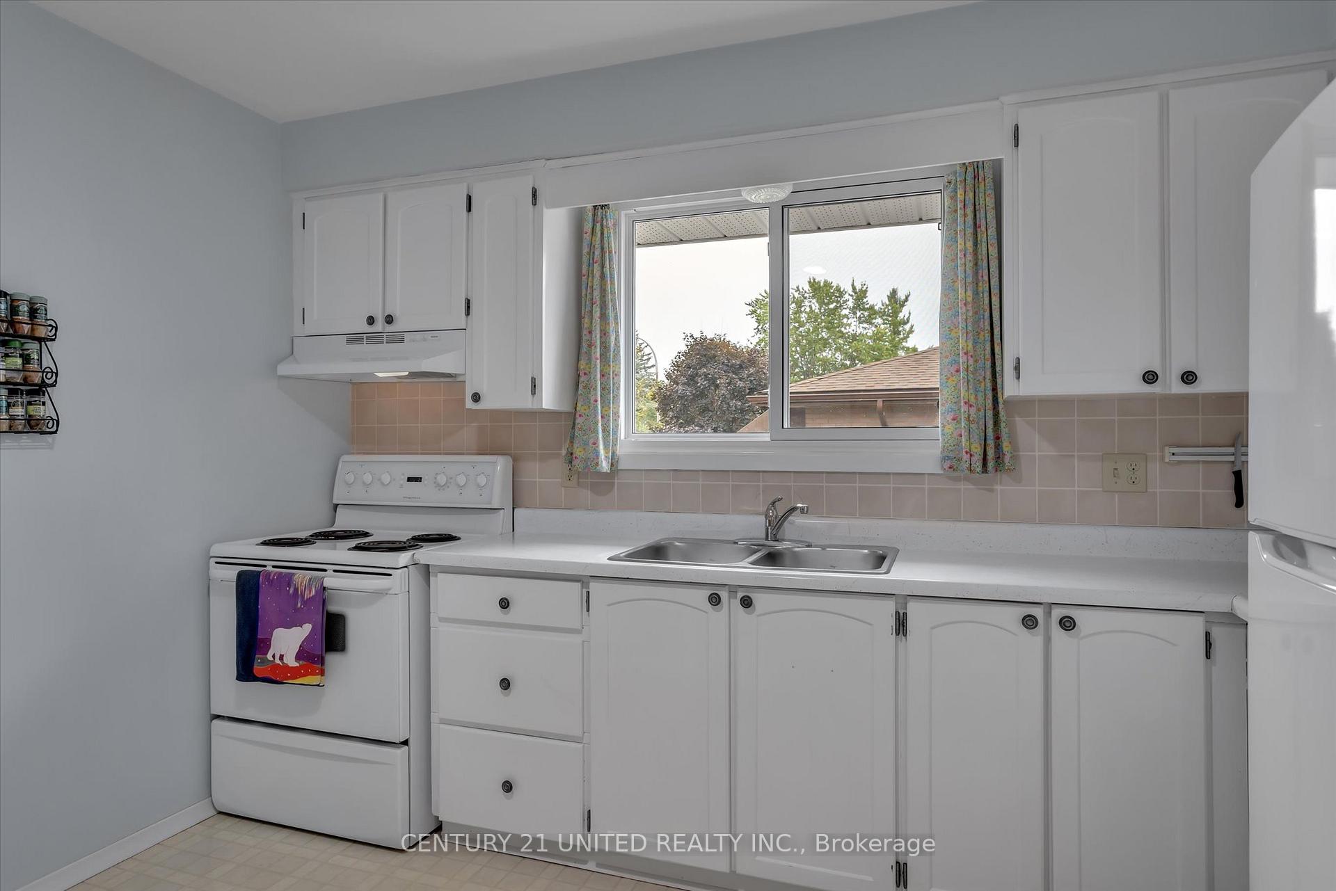Photo 30 of 1087 Barnardo Avenue, Peterborough, Northcrest Ward 5 — HOMEH
