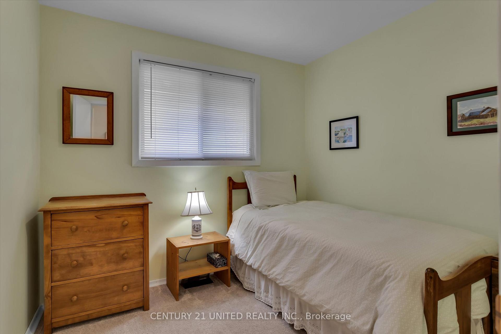 Photo 34 of 1087 Barnardo Avenue, Peterborough, Northcrest Ward 5 — HOMEH