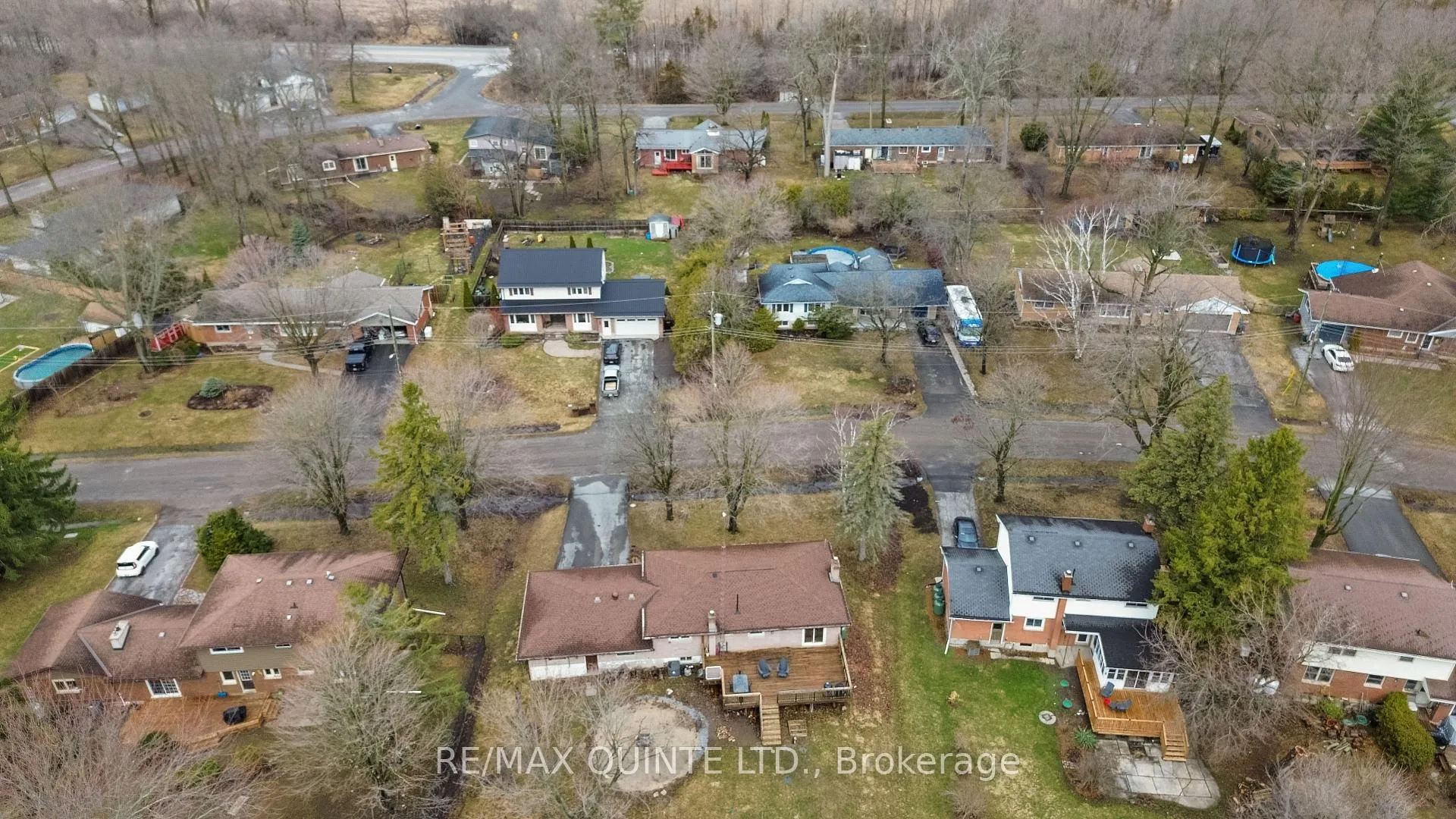 Photo 5 of 20 Taylor Drive, Prince Edward County, Ameliasburg Ward — HOMEH