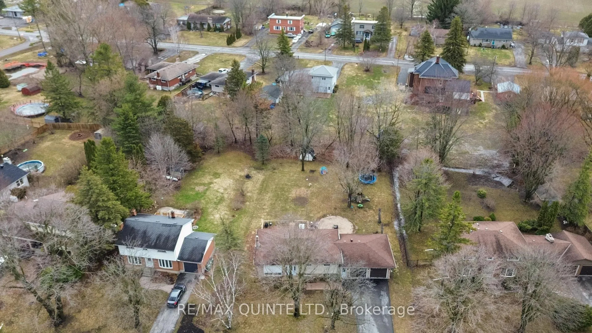 Photo 6 of 20 Taylor Drive, Prince Edward County, Ameliasburg Ward — HOMEH