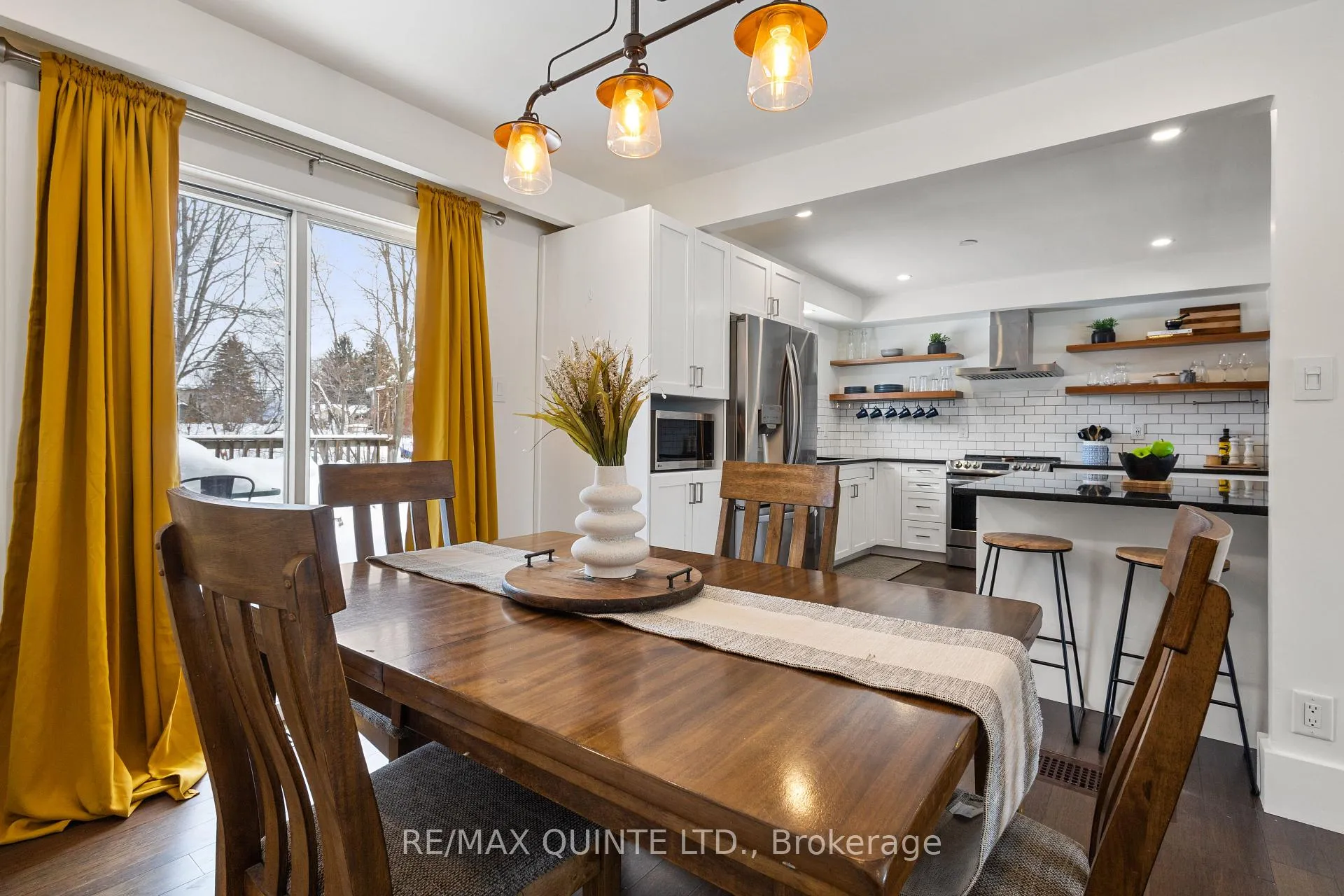 Photo 20 of 20 Taylor Drive, Prince Edward County, Ameliasburg Ward — HOMEH