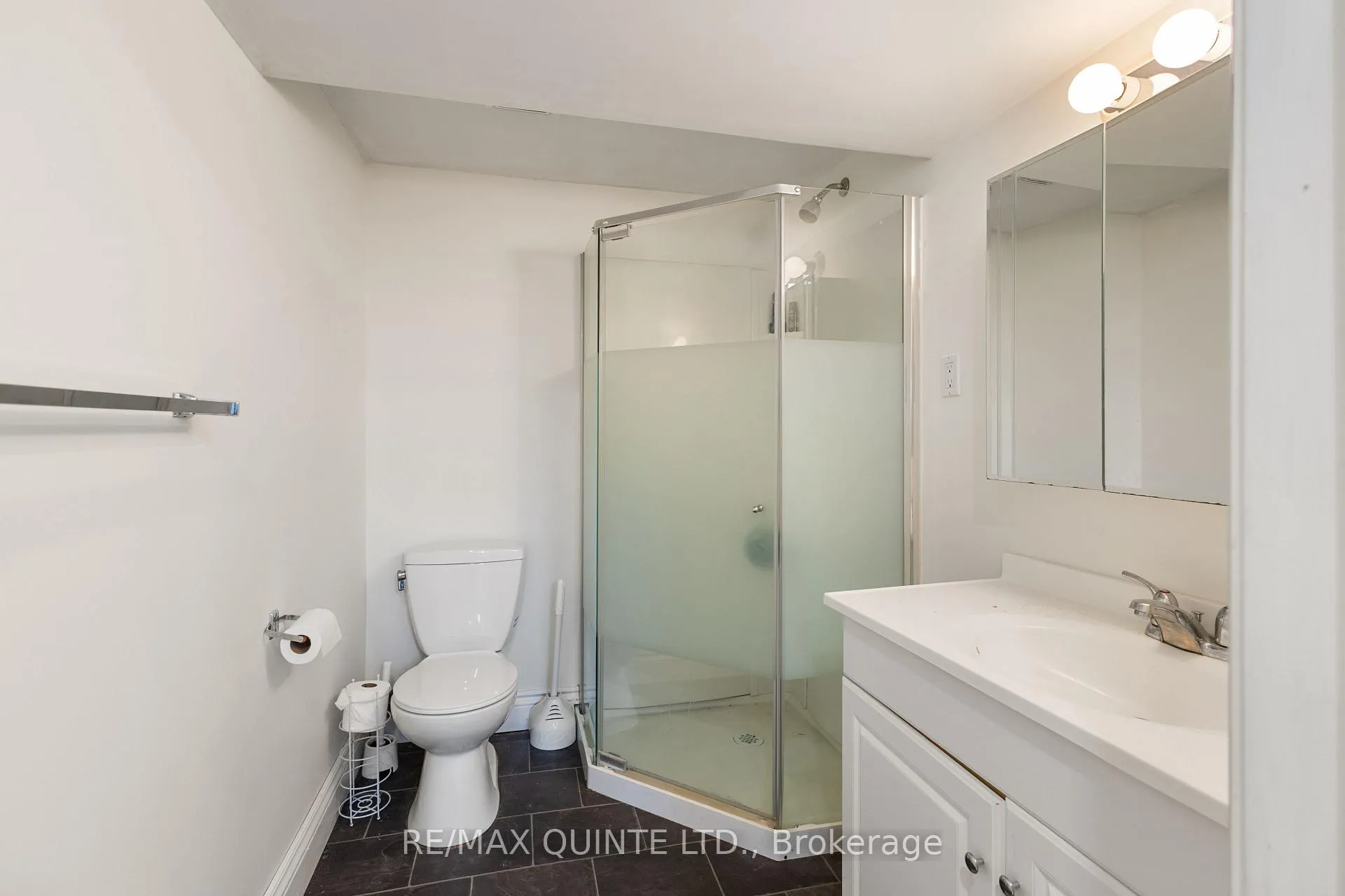 Photo 46 of 20 Taylor Drive, Prince Edward County, Ameliasburg Ward — HOMEH