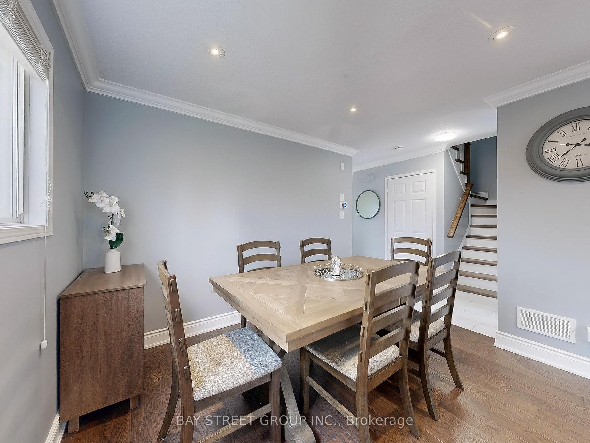 Photo 7 of 16 Bates Court, Barrie, Painswick North — HOMEH