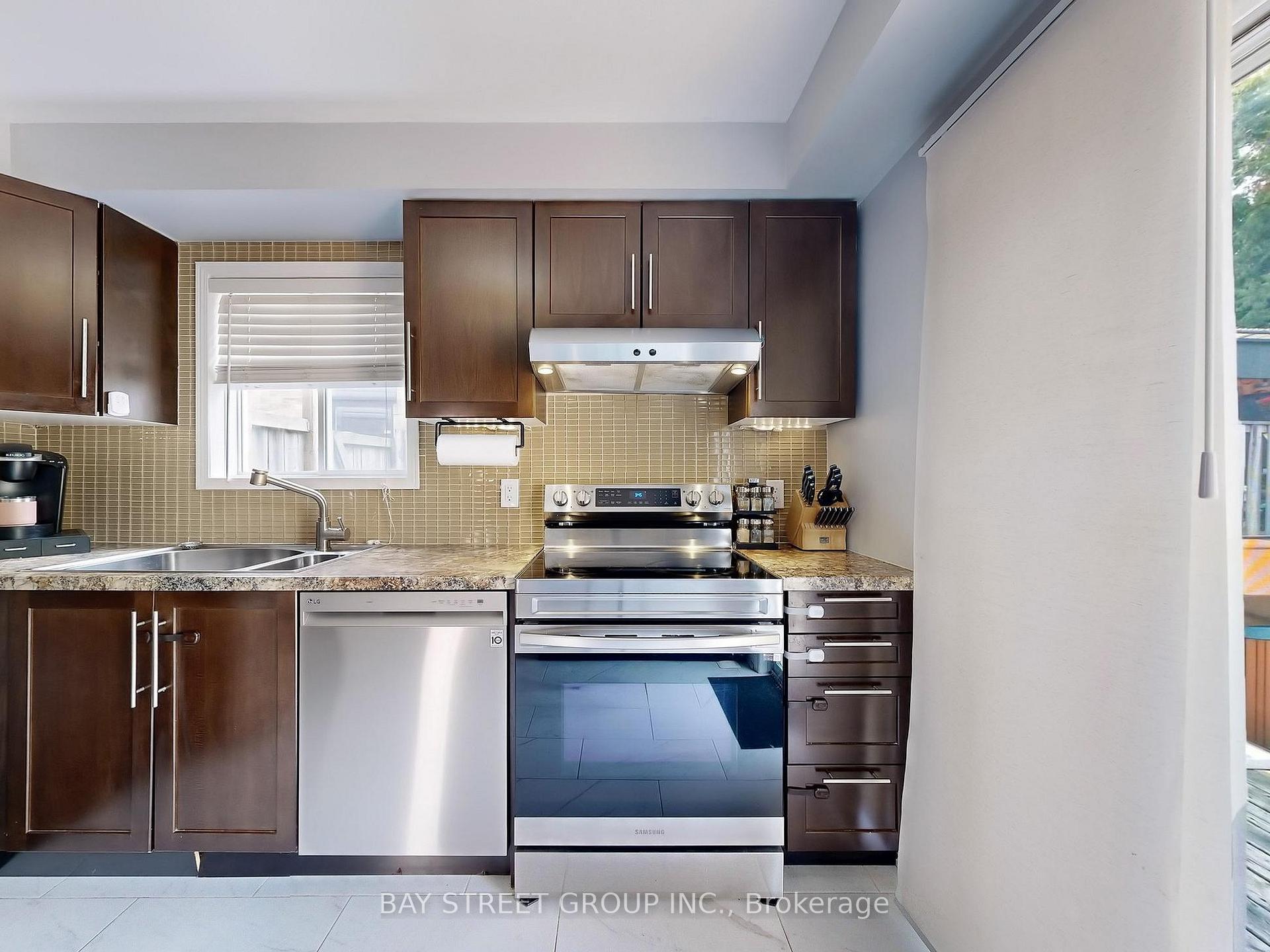 Photo 15 of 16 Bates Court, Barrie, Painswick North — HOMEH