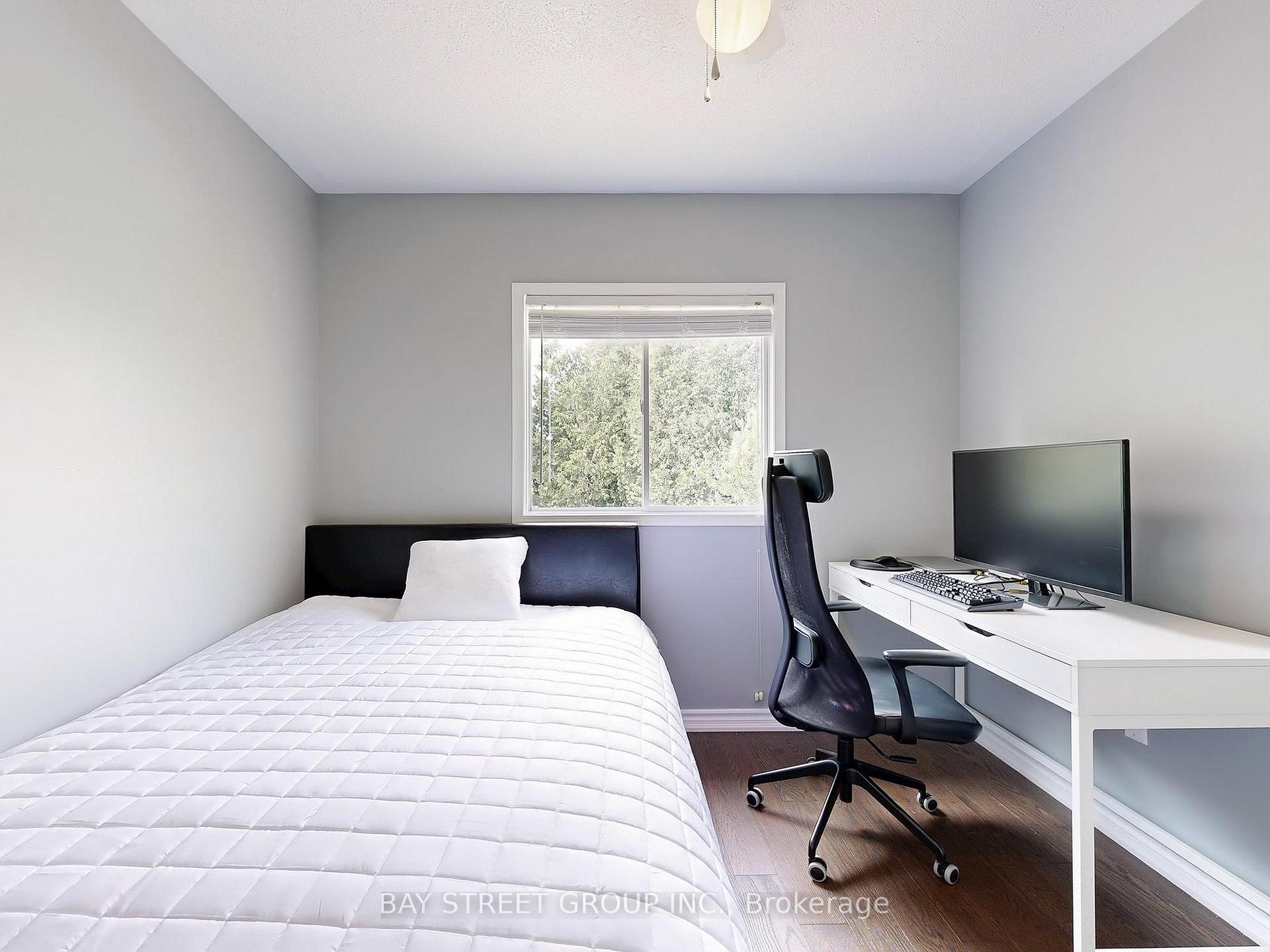 Photo 26 of 16 Bates Court, Barrie, Painswick North — HOMEH