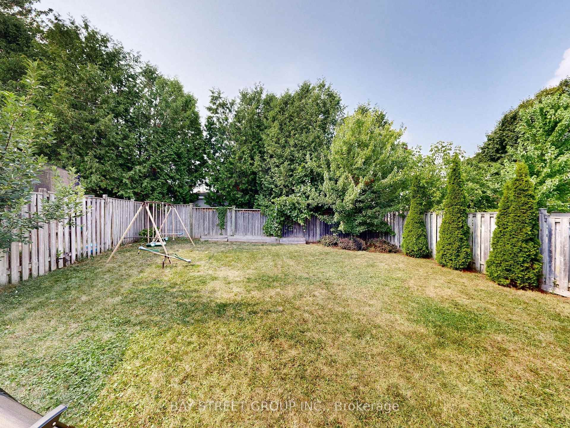 Photo 35 of 16 Bates Court, Barrie, Painswick North — HOMEH