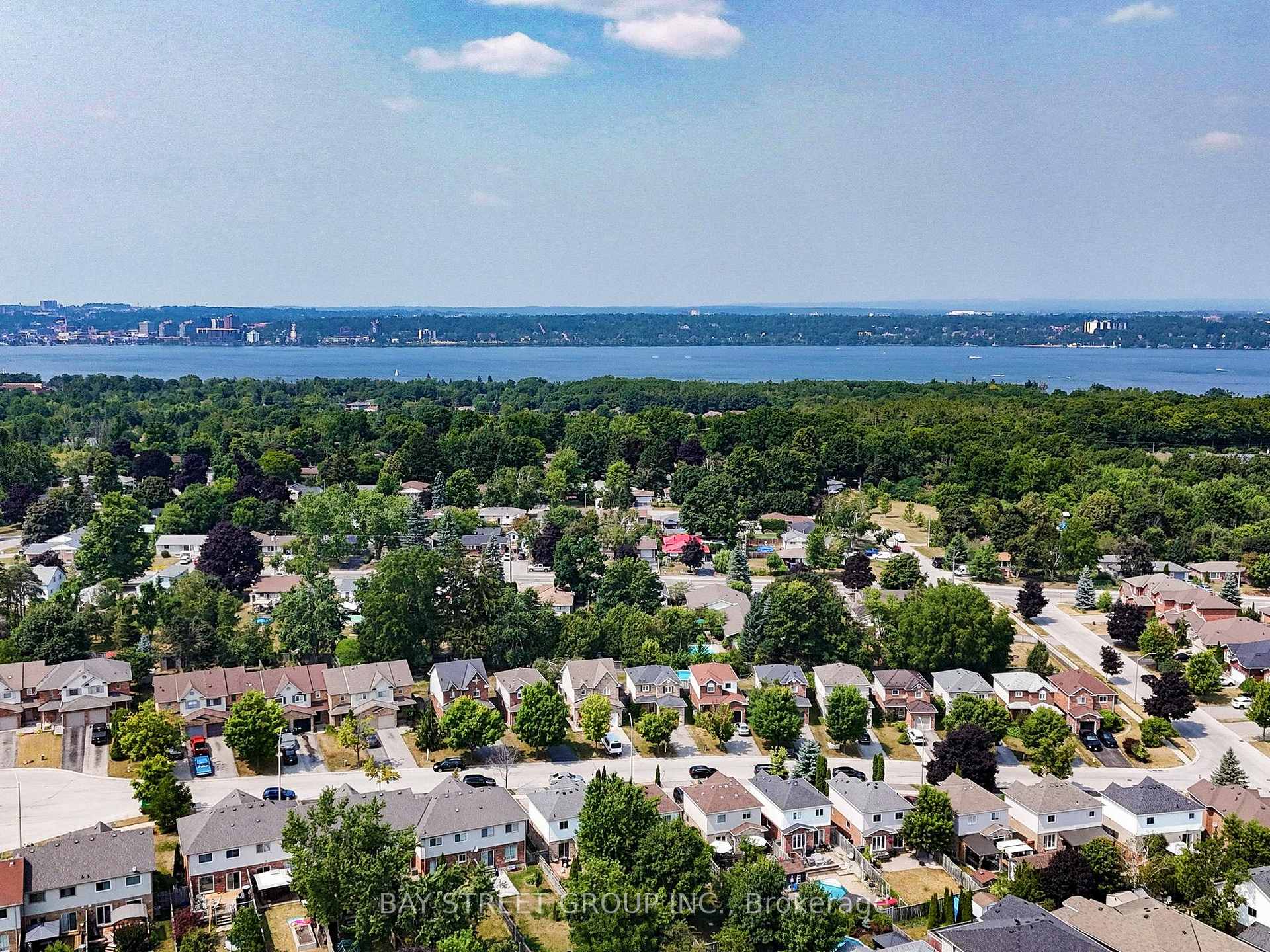Photo 44 of 16 Bates Court, Barrie, Painswick North — HOMEH