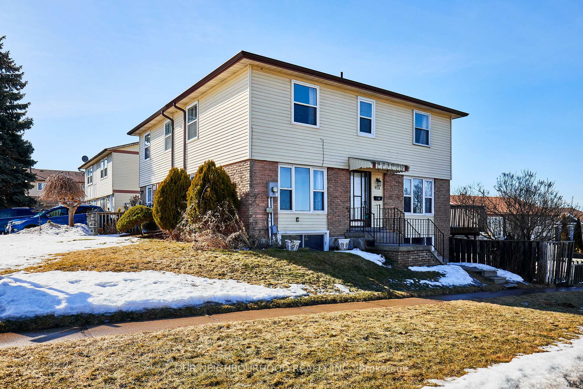 Photo 1 of 950 Southdown Drive, Oshawa, Donevan — HOMEH