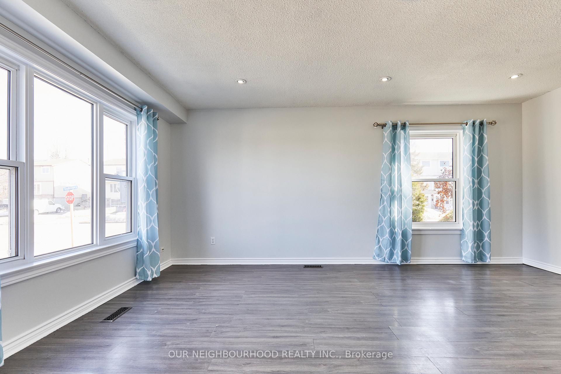 Photo 4 of 950 Southdown Drive, Oshawa, Donevan — HOMEH