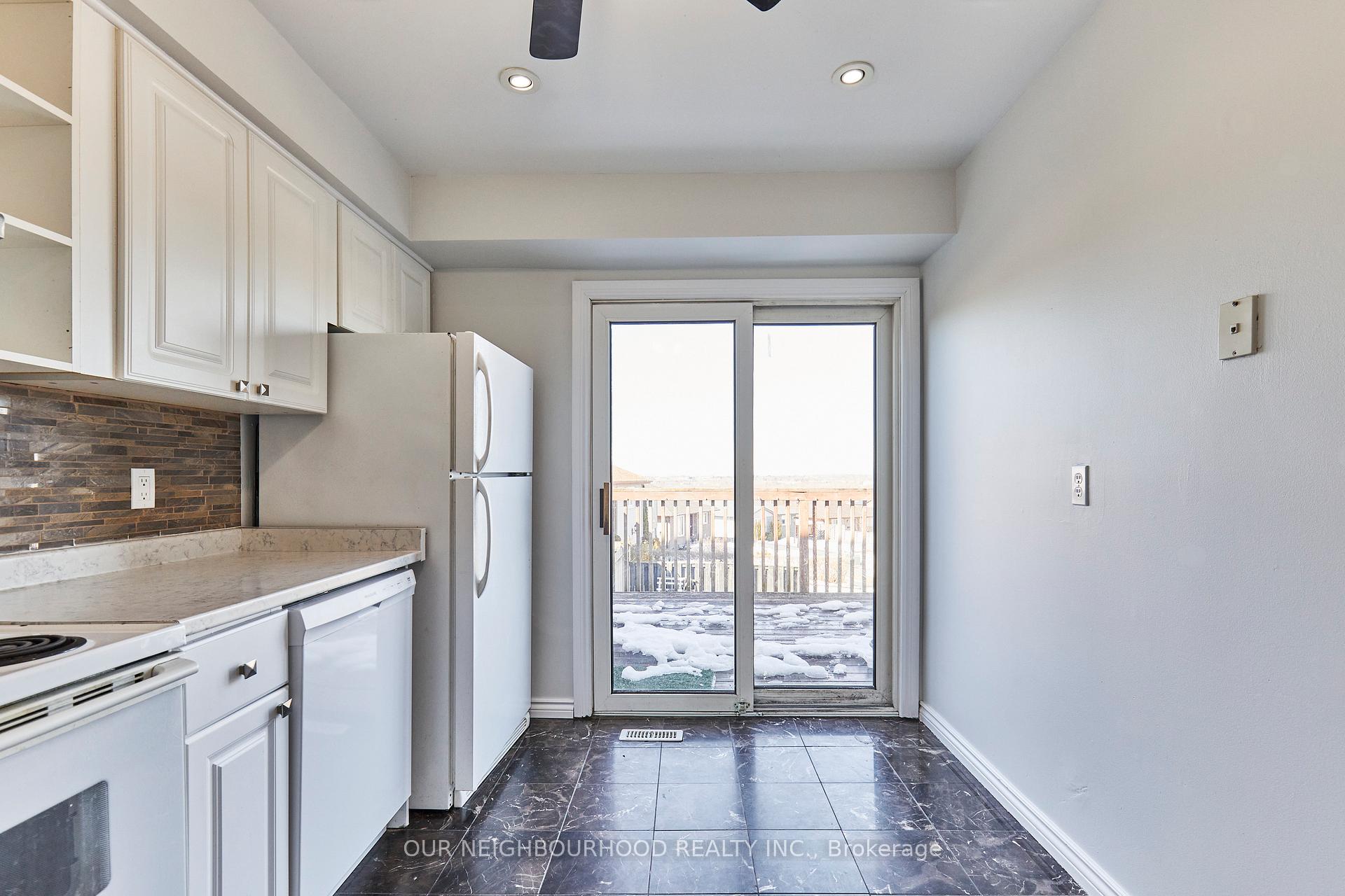 Photo 10 of 950 Southdown Drive, Oshawa, Donevan — HOMEH
