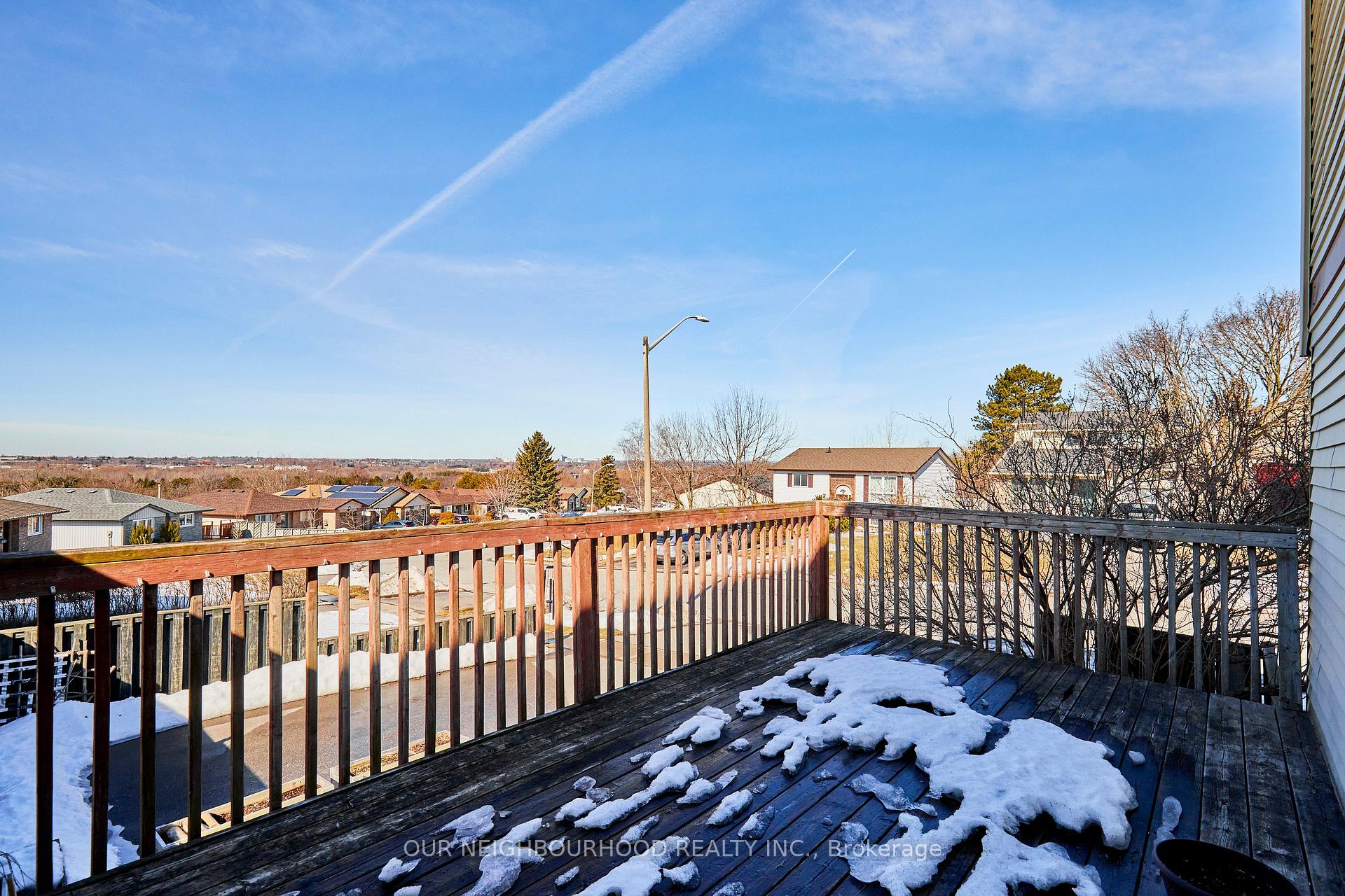 Photo 11 of 950 Southdown Drive, Oshawa, Donevan — HOMEH