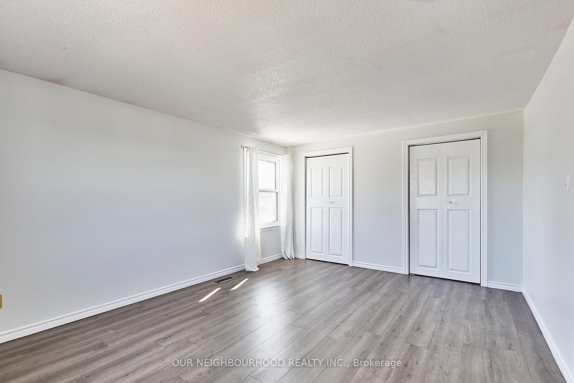 Photo 13 of 950 Southdown Drive, Oshawa, Donevan — HOMEH