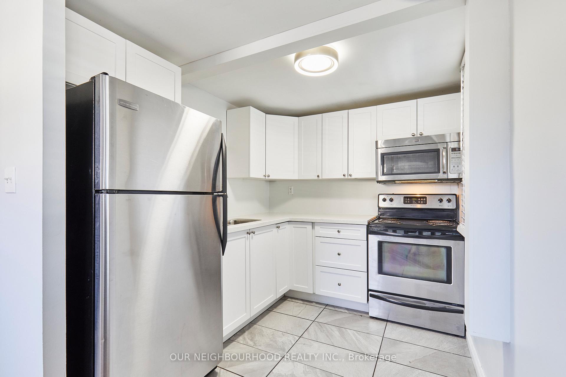 Photo 18 of 950 Southdown Drive, Oshawa, Donevan — HOMEH