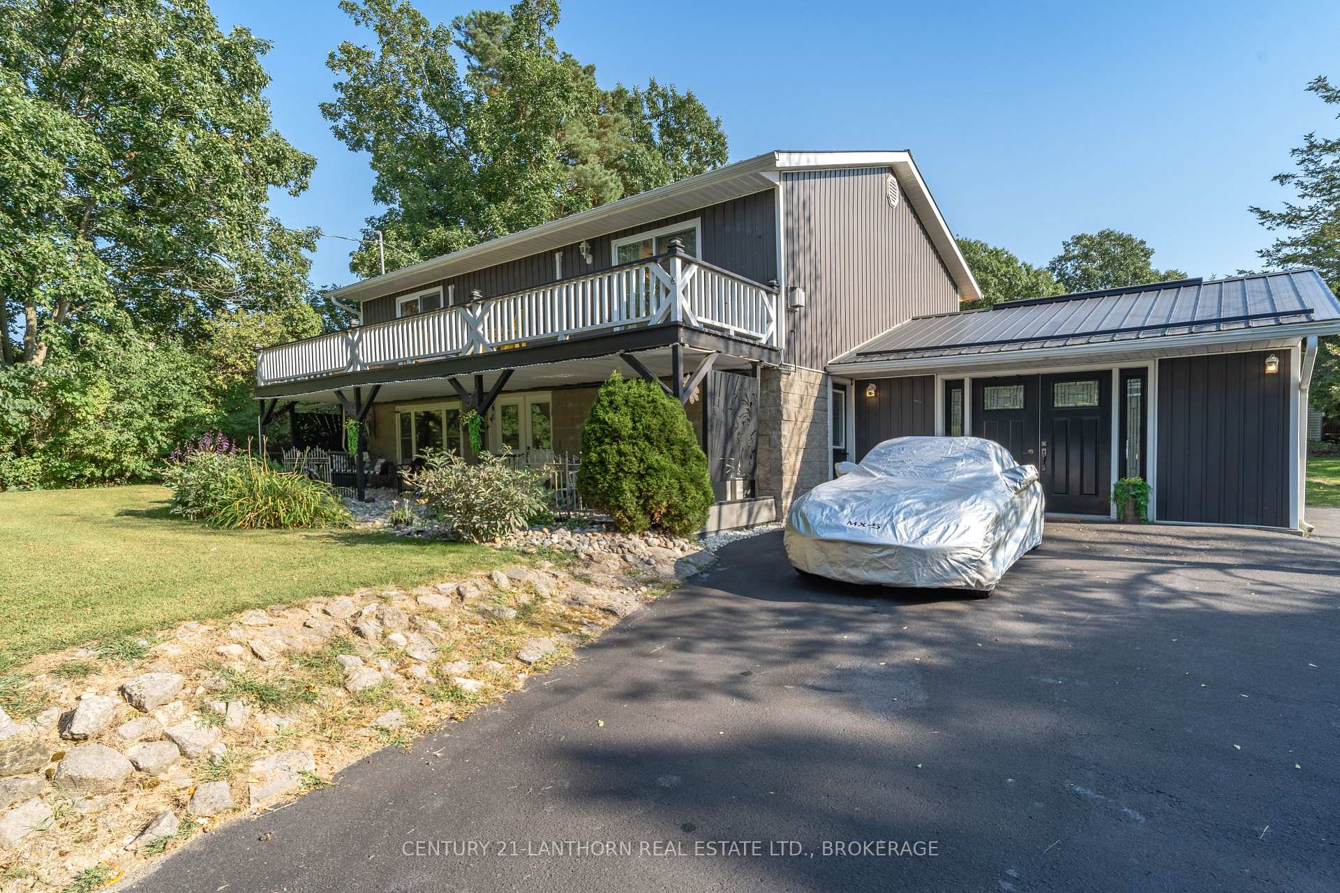 Front of 11807 Loyalist Parkway