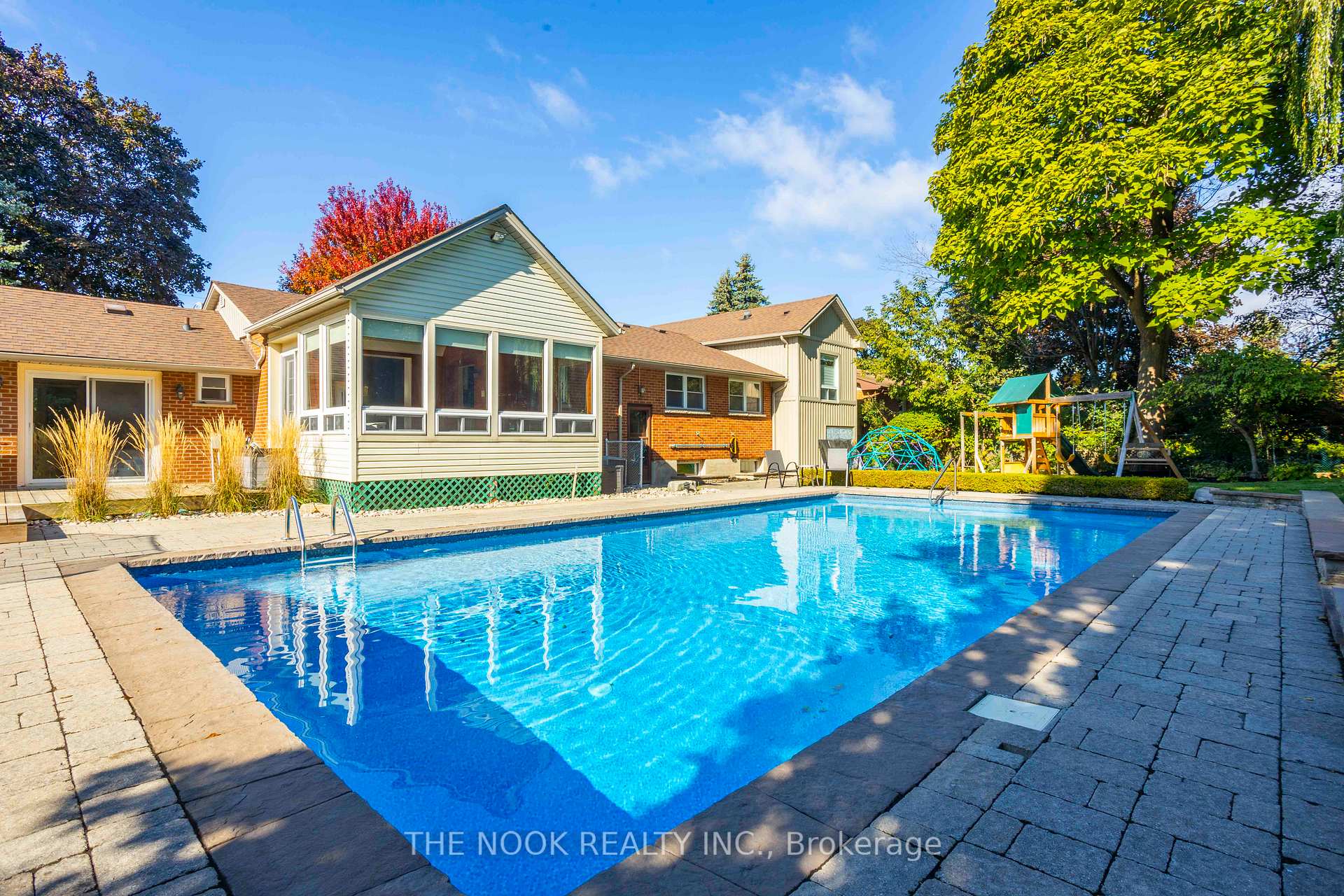 Photo 36 of 63 Meadow Crescent, Whitby, Blue Grass Meadows — HOMEH