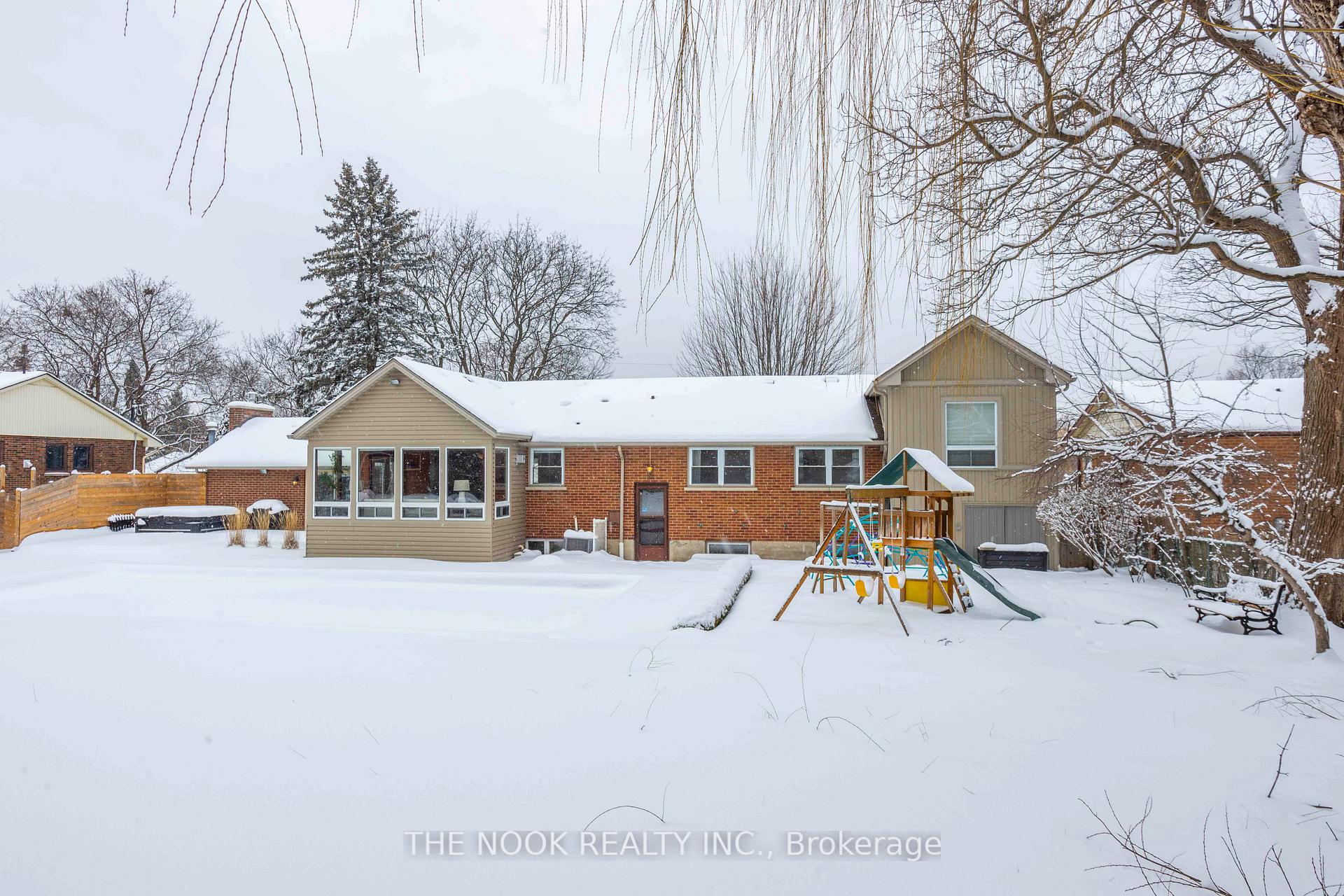Photo 39 of 63 Meadow Crescent, Whitby, Blue Grass Meadows — HOMEH