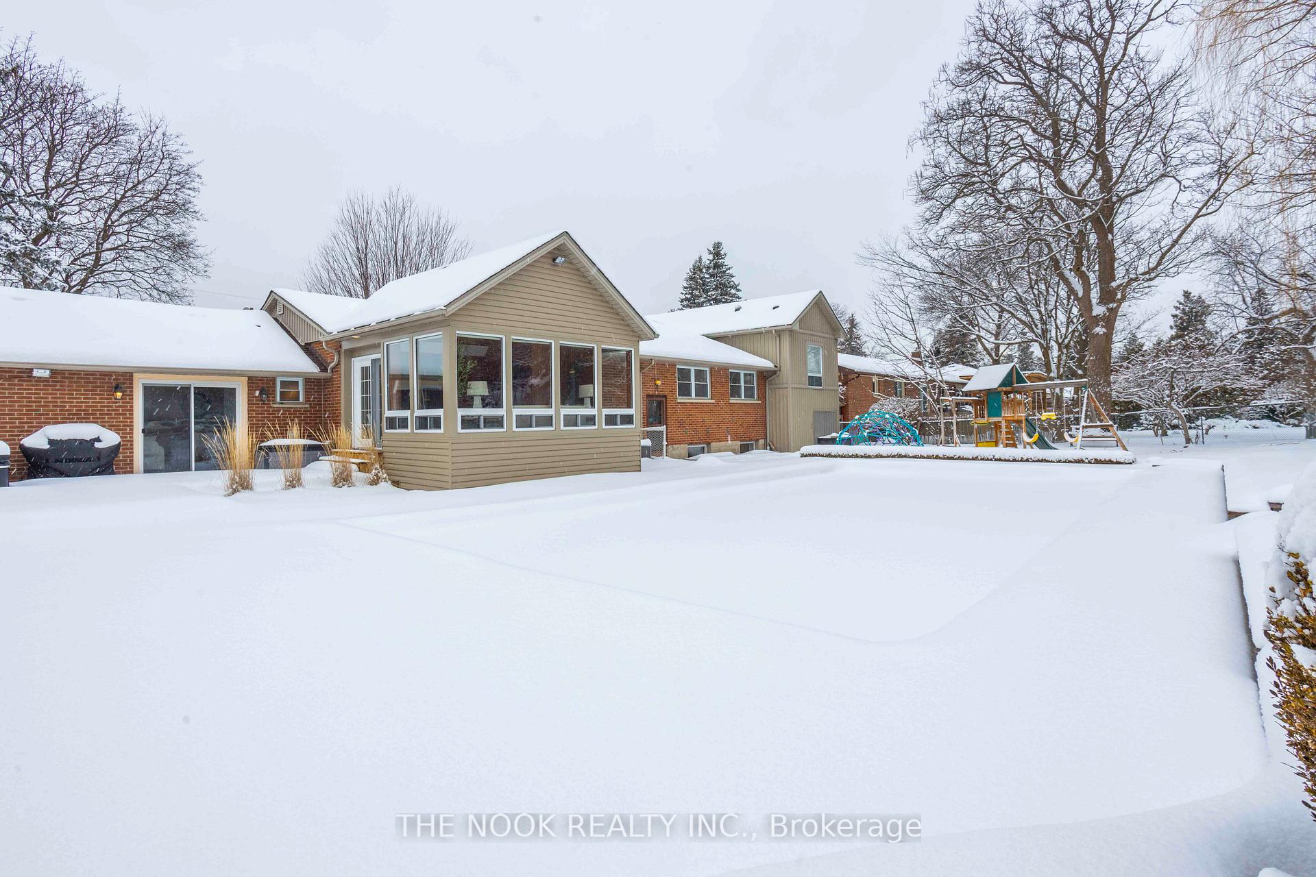 Photo 40 of 63 Meadow Crescent, Whitby, Blue Grass Meadows — HOMEH