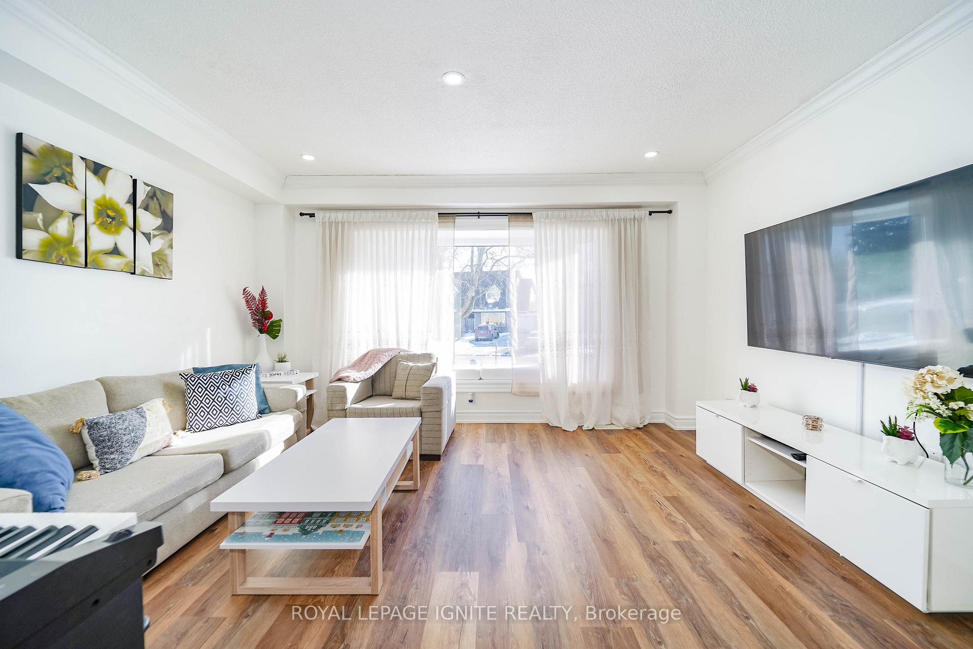 Photo 5 of 292 Phillip Murray Avenue, Oshawa, Lakeview — HOMEH
